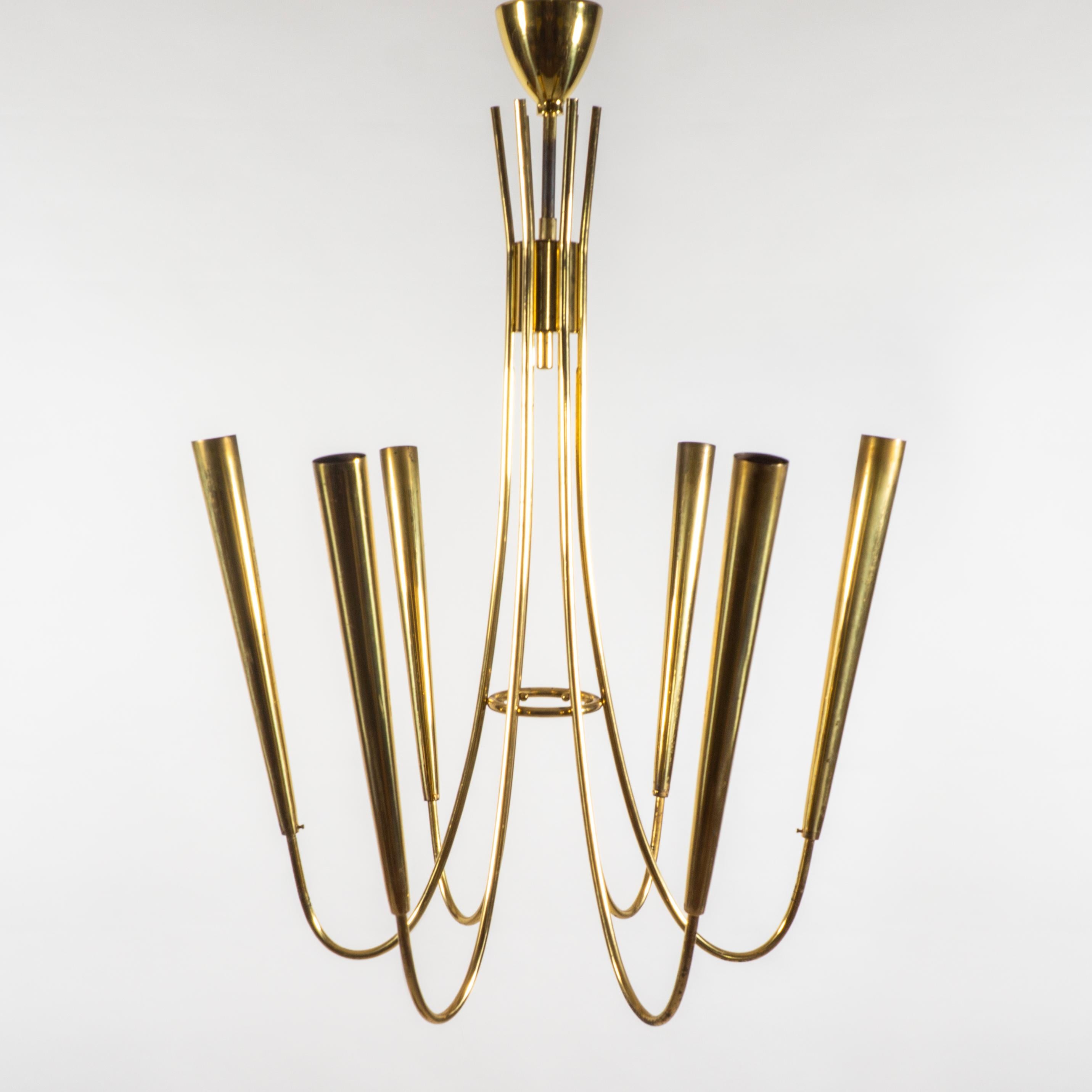 Mid-Century moderno Lampadario a sospensione a sei bracci in ottone Sputnik di Stilnovo, metà secolo, Italia 1950 in vendita