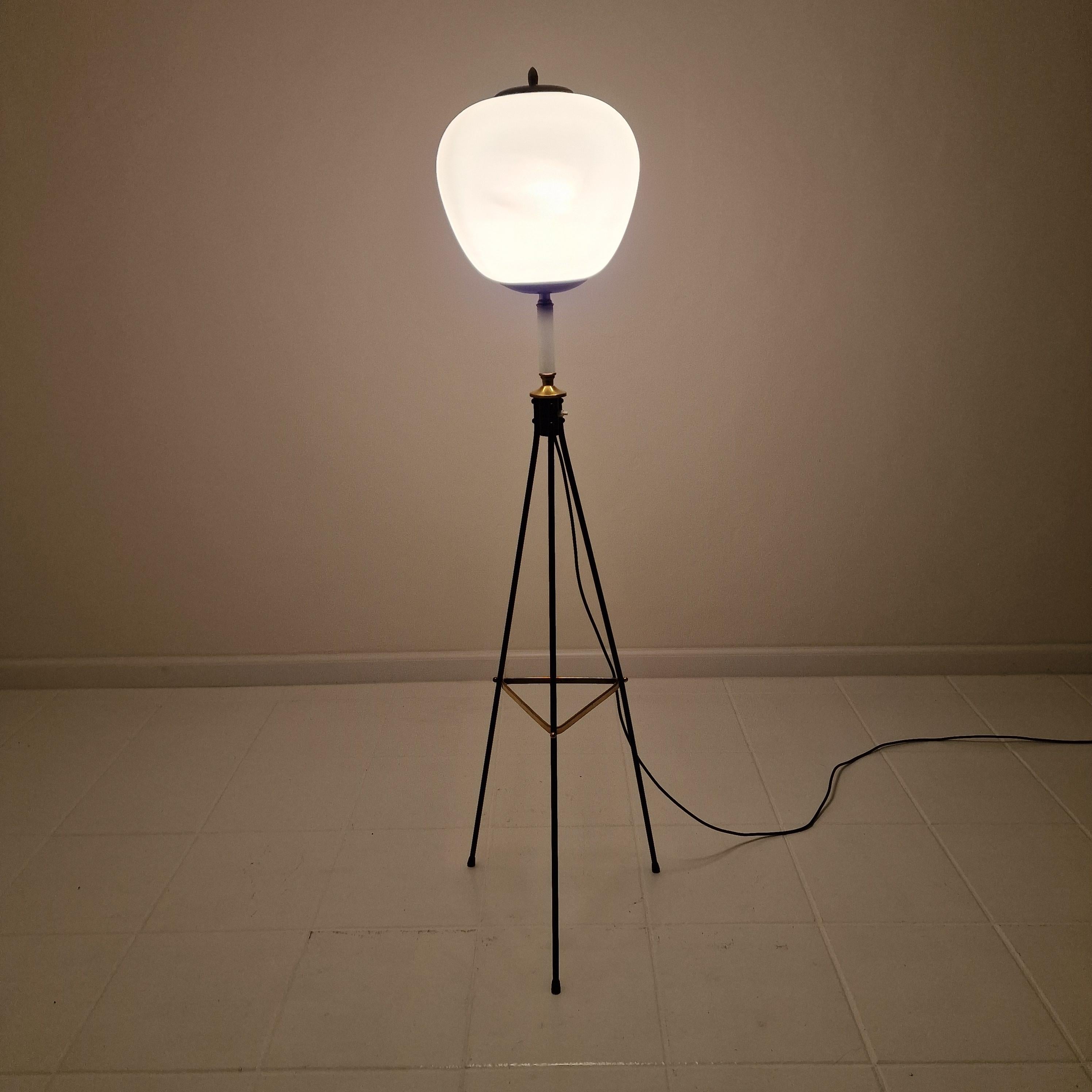 Mid Century Stilnovo Tripod Floor Lamp with Opaline Glass, Italy 1950's For Sale 3
