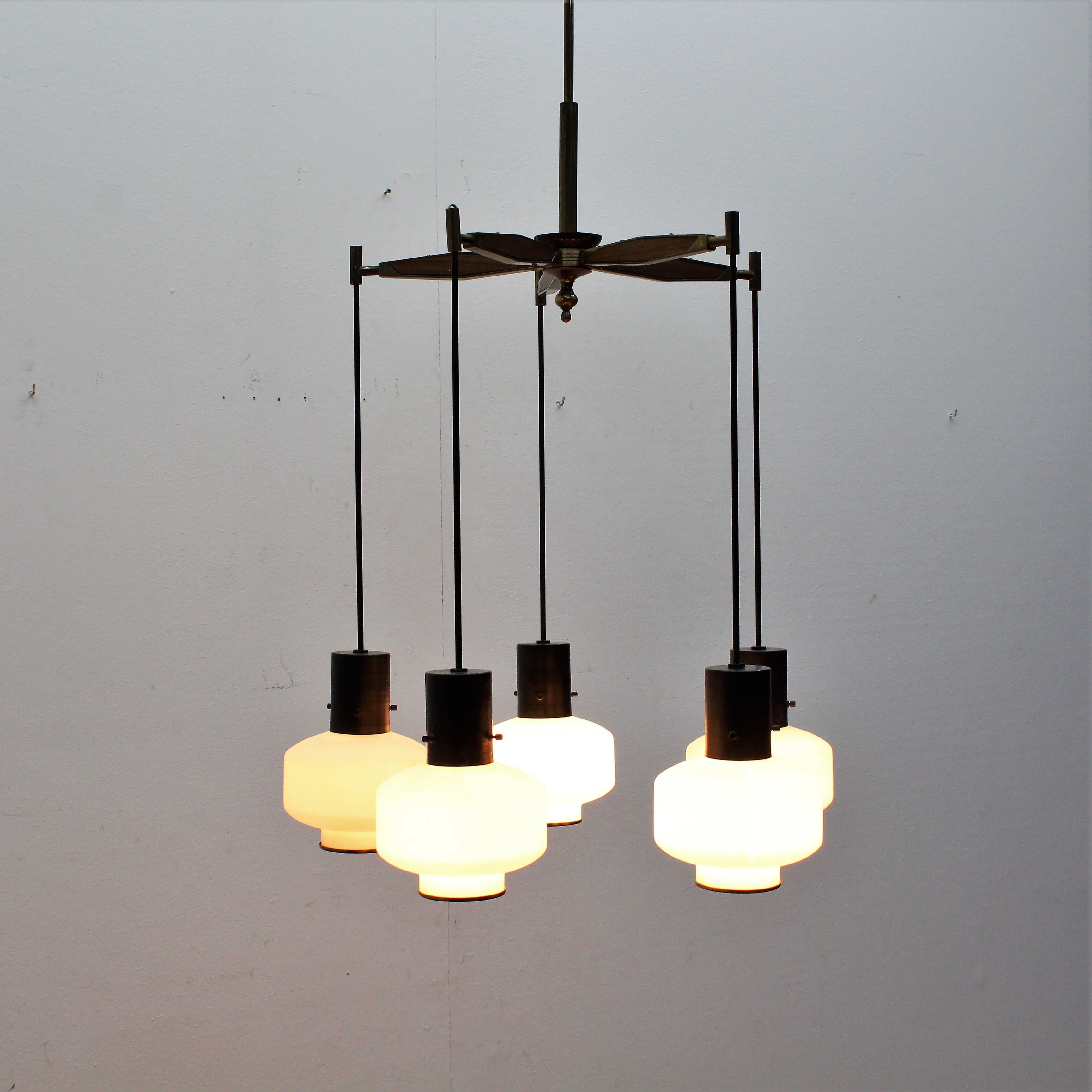 Midcentury Stilnovo Wooden Brass and Glass Chandelier, Italy, 1960s 6