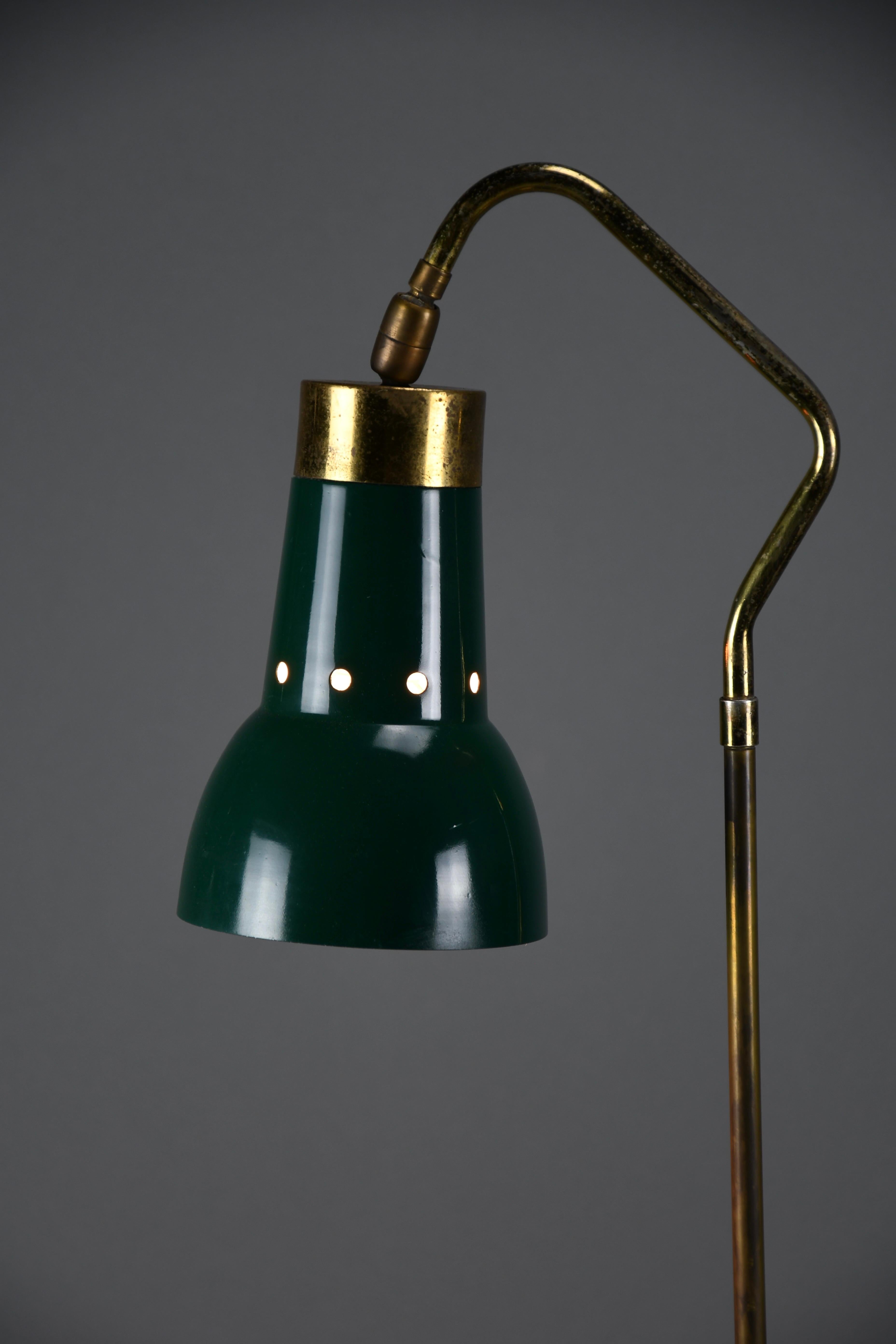 Metallo Lampada da terra Stilux Milano di metà secolo in ottone, metallo e marmo in vendita