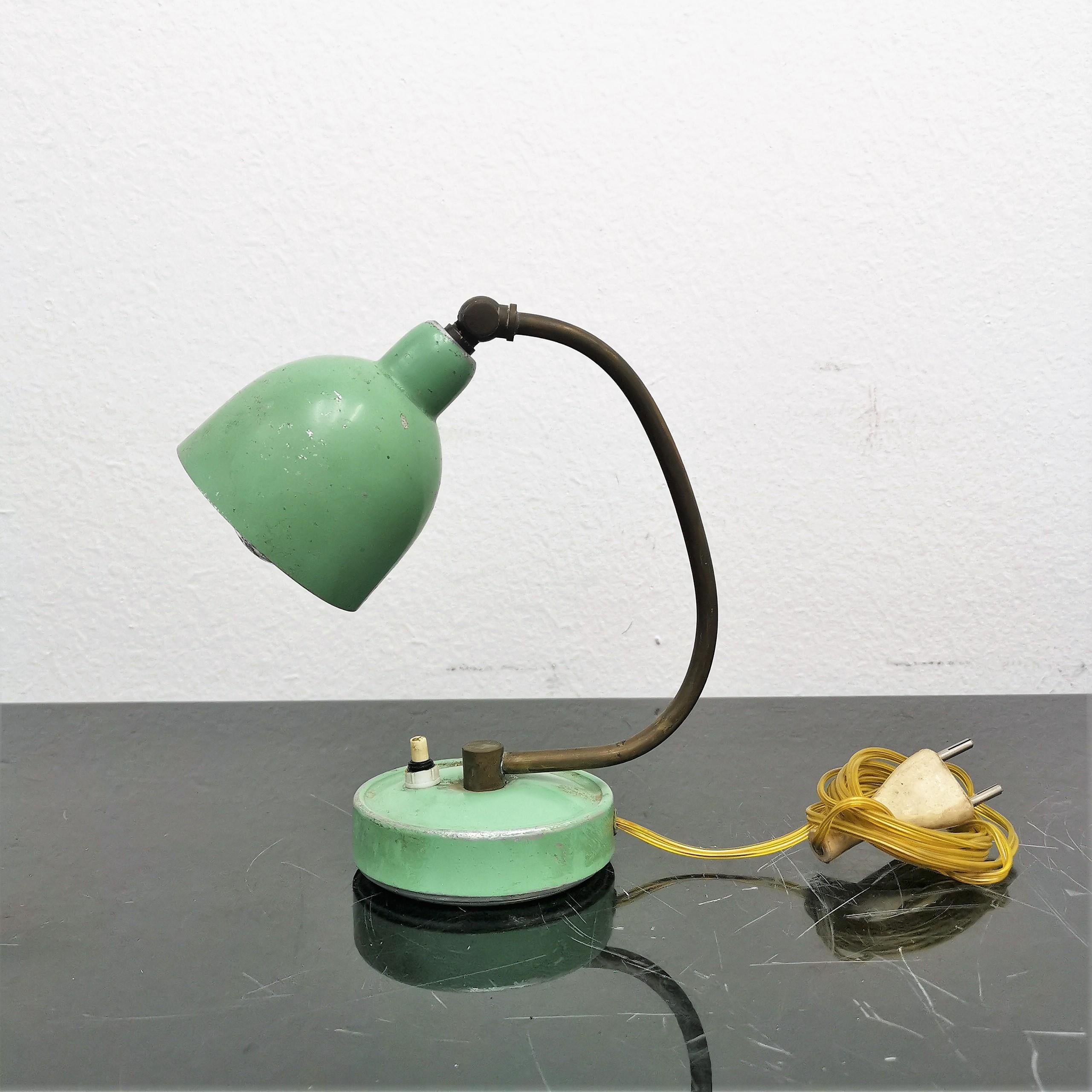 Milieu du XXe siècle Lot de 2 lampes de table en laiton et métal Stilux Milano, années 1950, Italie en vente