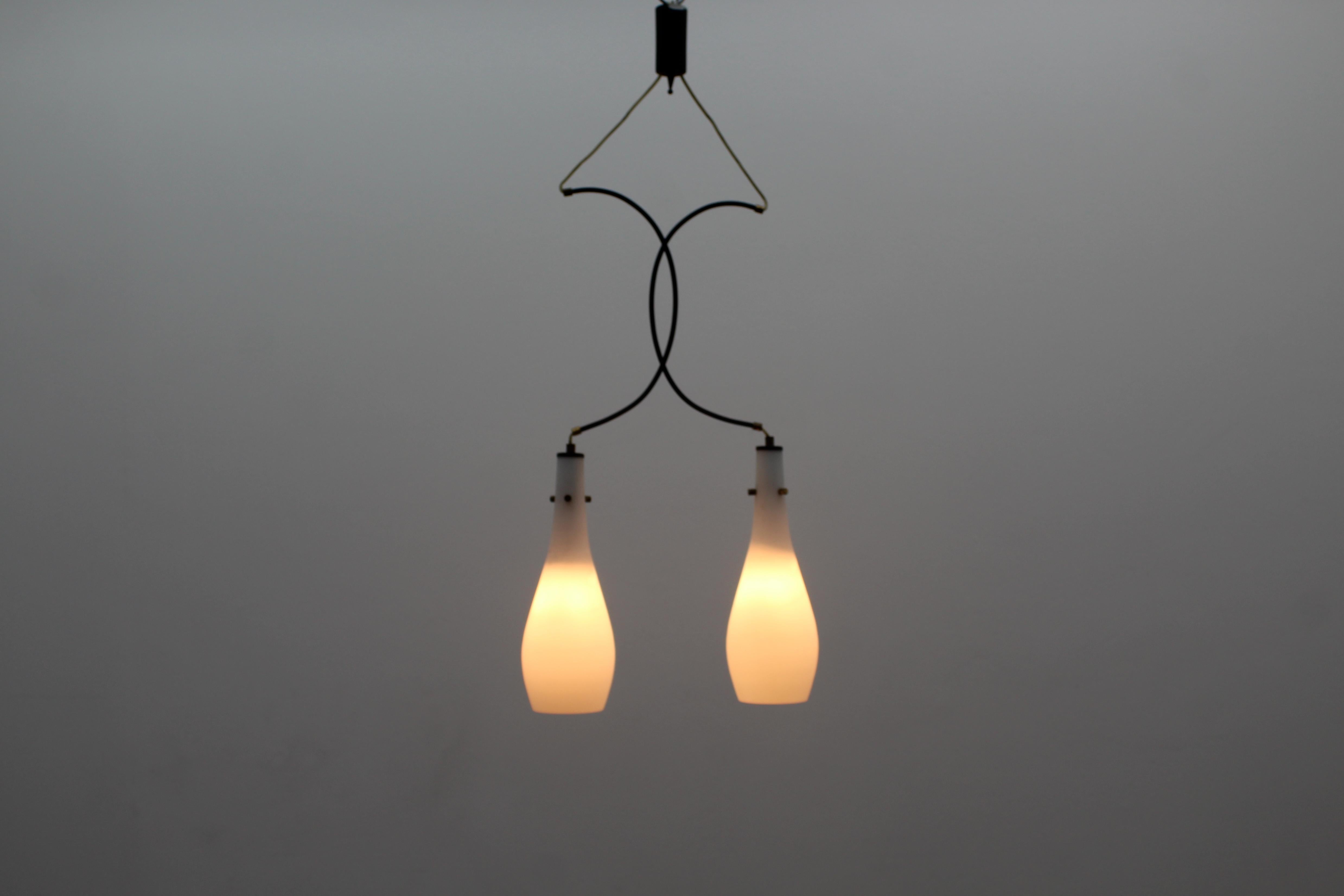 Lampada a sospensione in stile Stilux di metà secolo in vetro e metallo anni '60 Italia in vendita 3