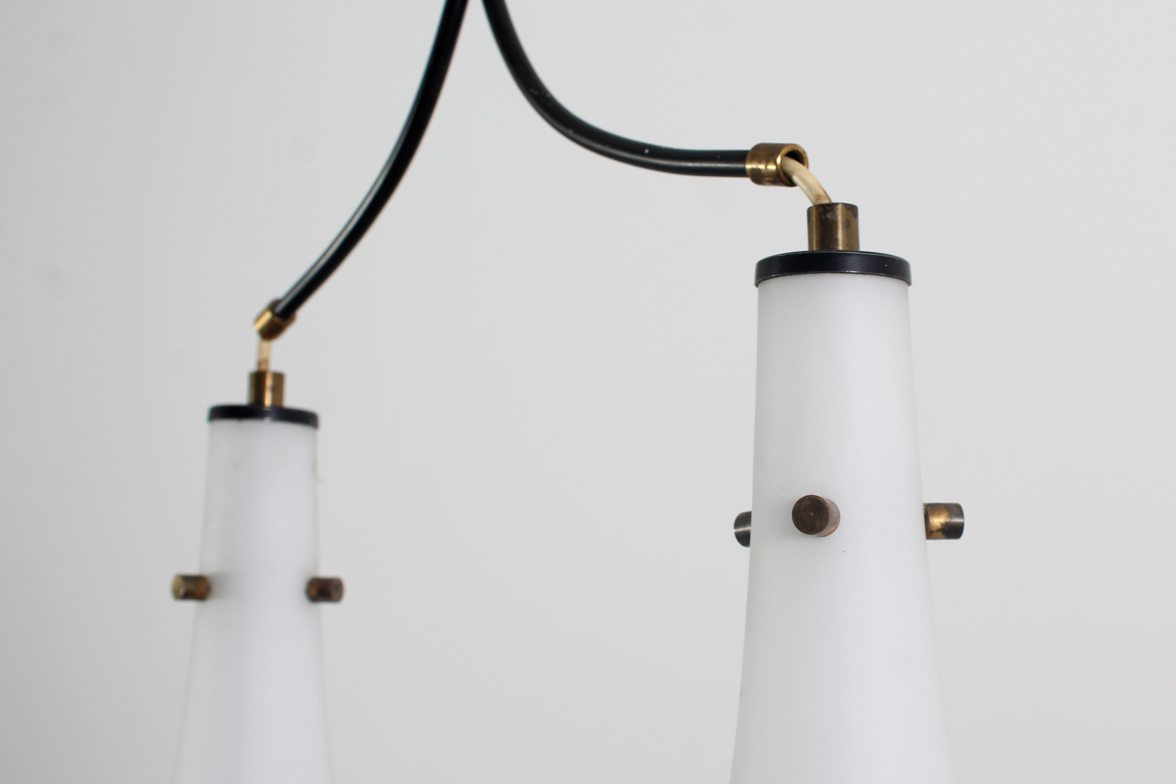 Lampada a sospensione in stile Stilux di metà secolo in vetro e metallo anni '60 Italia In condizioni buone in vendita a Palermo, IT