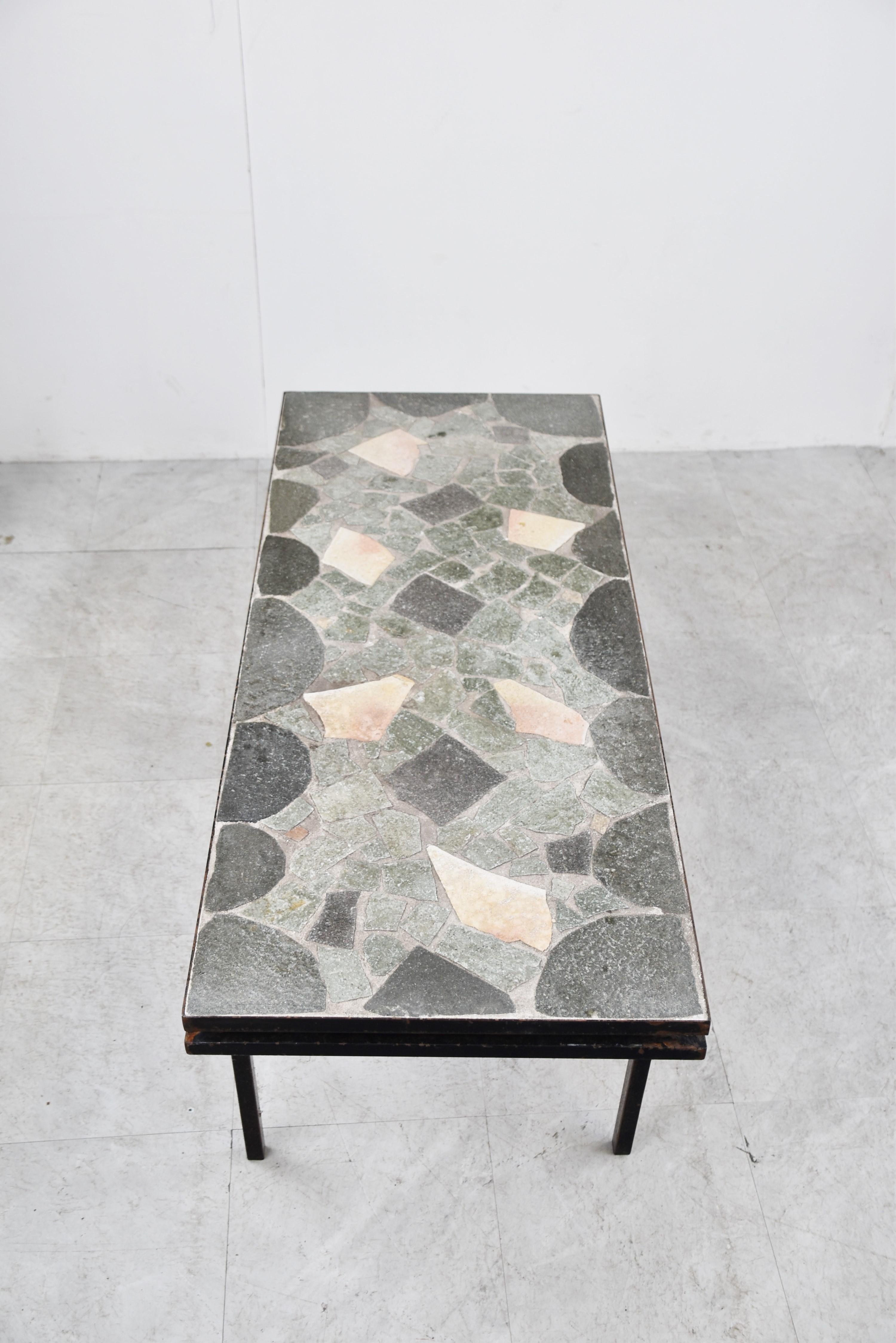 Mid-Century Modern Table basse en pierre du milieu du siècle, années 1960 en vente