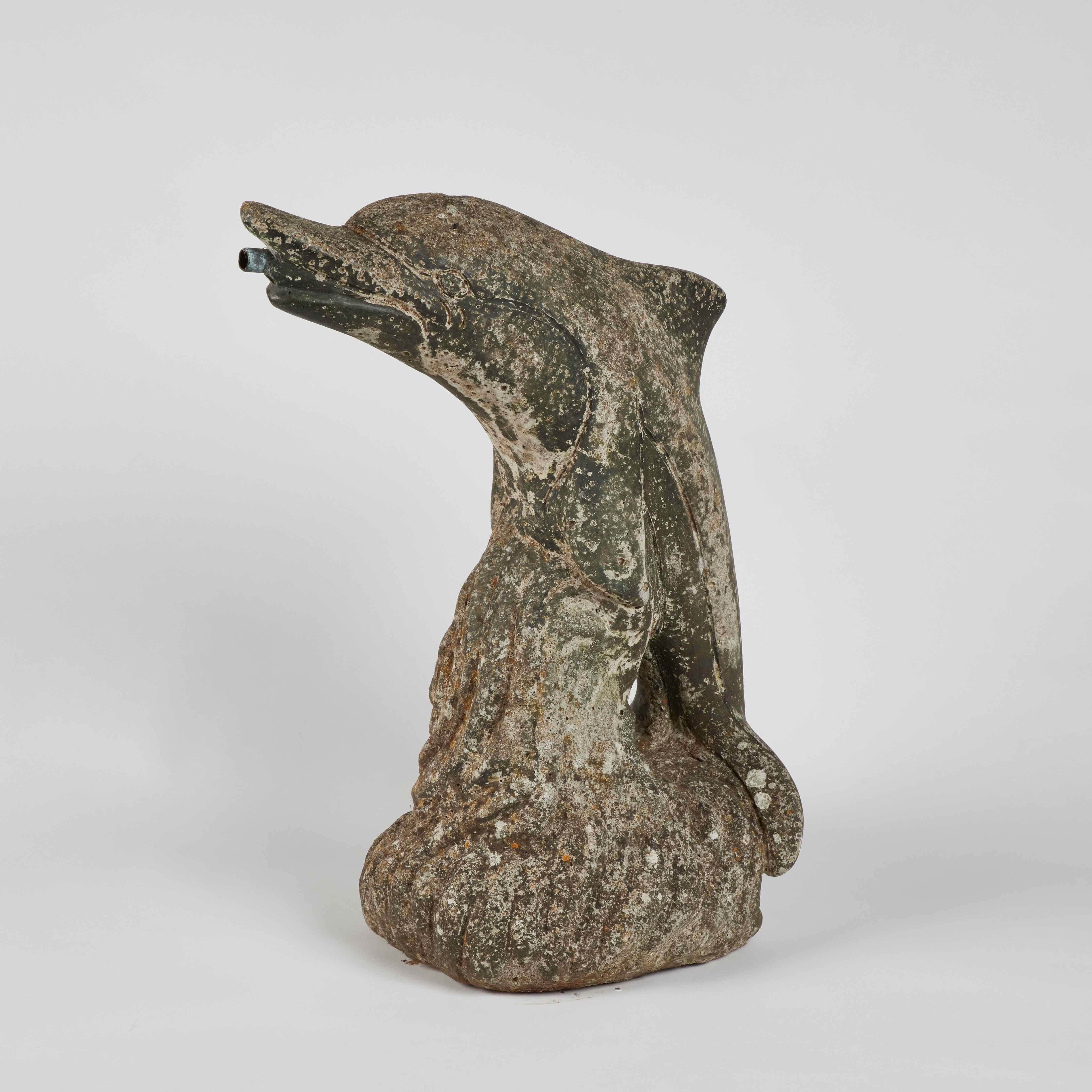 Midcentury Stone Dolphin Fountain from England (Englisch)