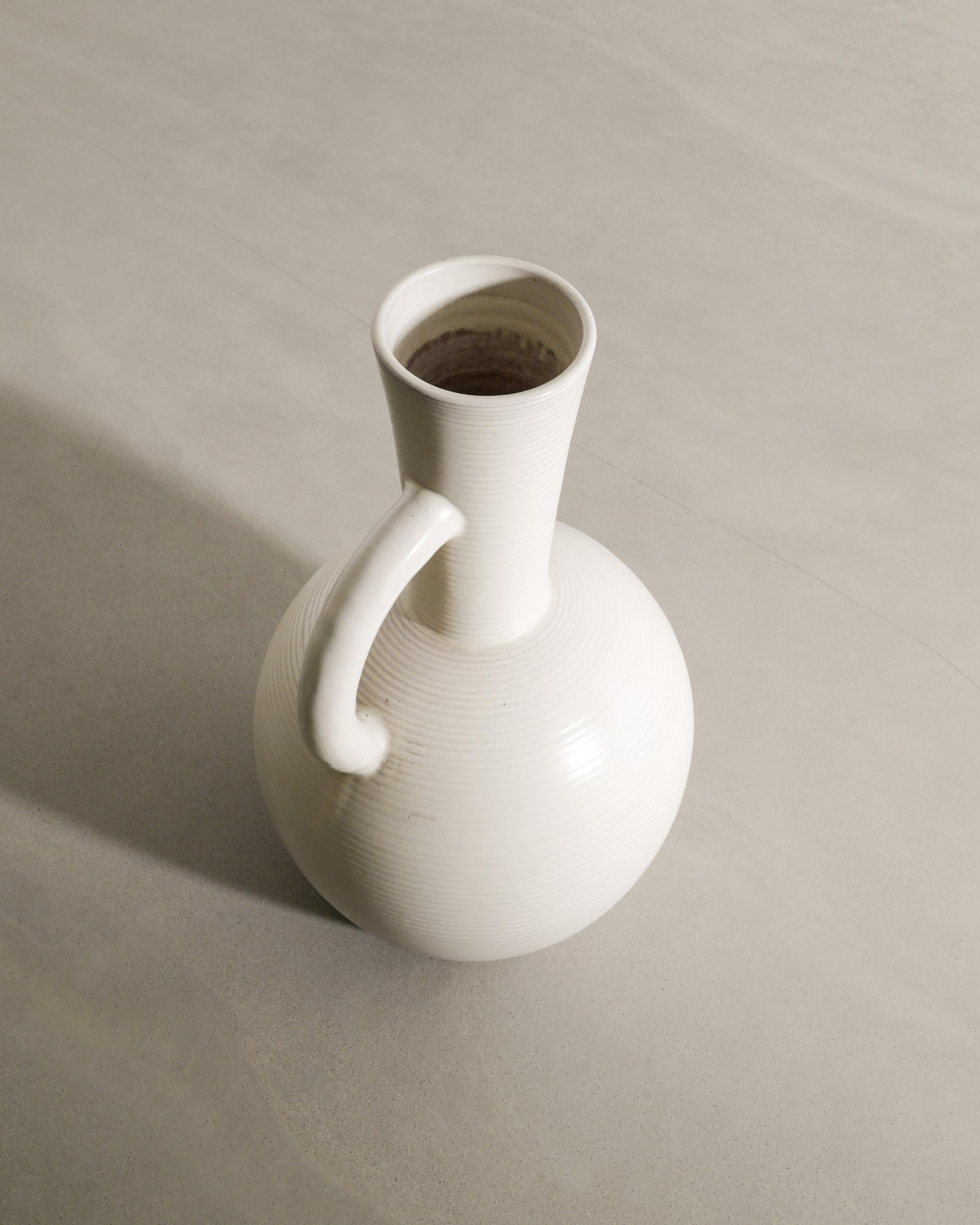 Mid Century Stoneware Ceramic Pitcher by Andersson & Johansson Höganäs, 1940s   In Good Condition For Sale In Stockholm, SE