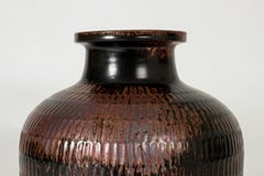 Vaso da terra in gres di metà secolo di Stig Lindberg, Gustavsberg, Svezia, anni '60