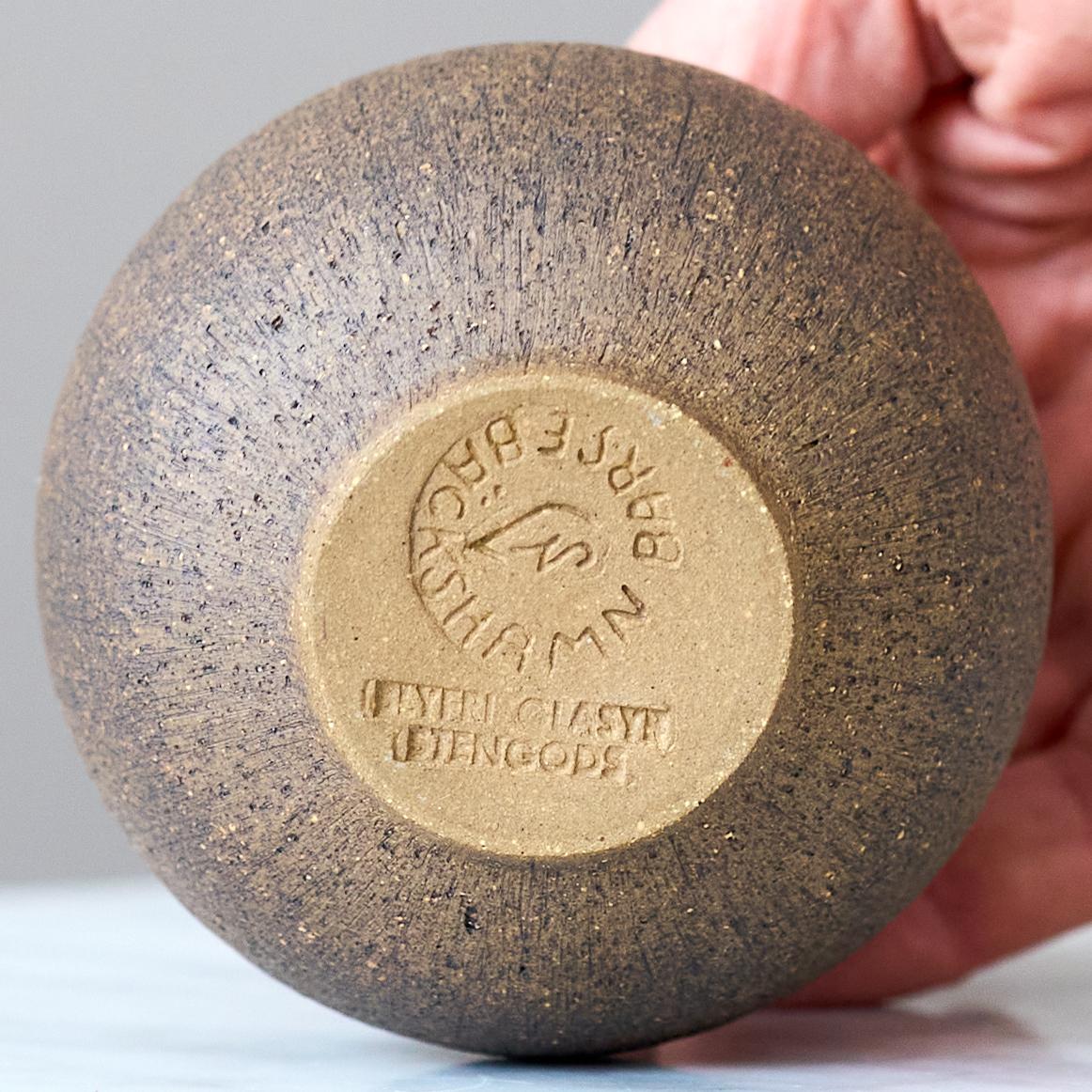 Mid-Century Stoneware Globe Vase by Nils Allan Johannesson, Sweden, 1960s. In Good Condition For Sale In Malmö, SE
