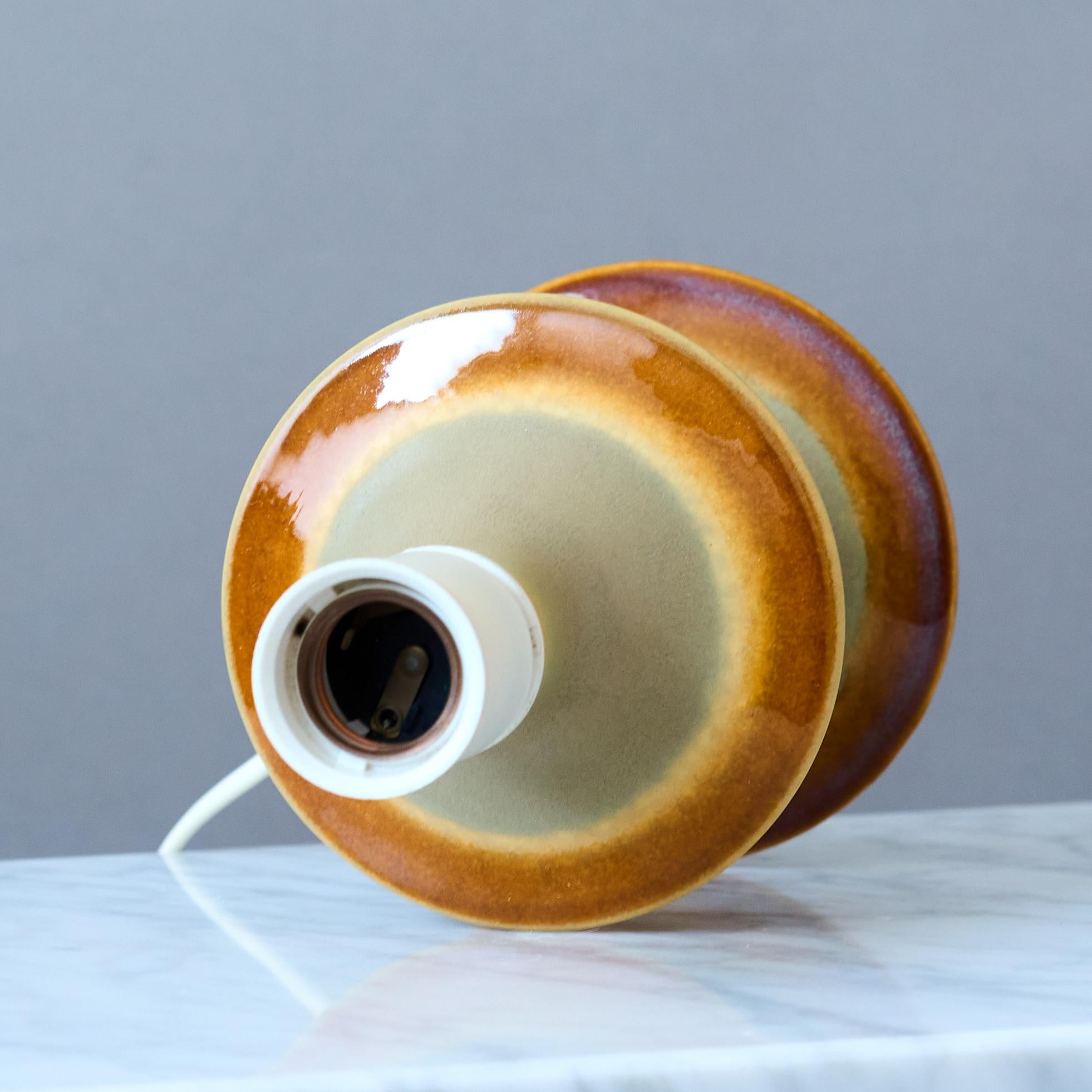 Lámpara de sobremesa de gres de mediados de siglo de Einar Johansen Søholm Stentøj, Dinamarca Años 60 en Bueno estado para la venta en Malmö, SE