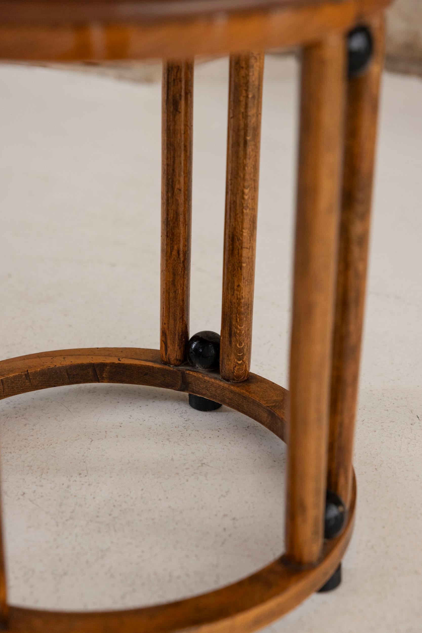 Tabouret du milieu du siècle attribué à Josef Hoffman Thonet-Mundus Borlova en vente 3
