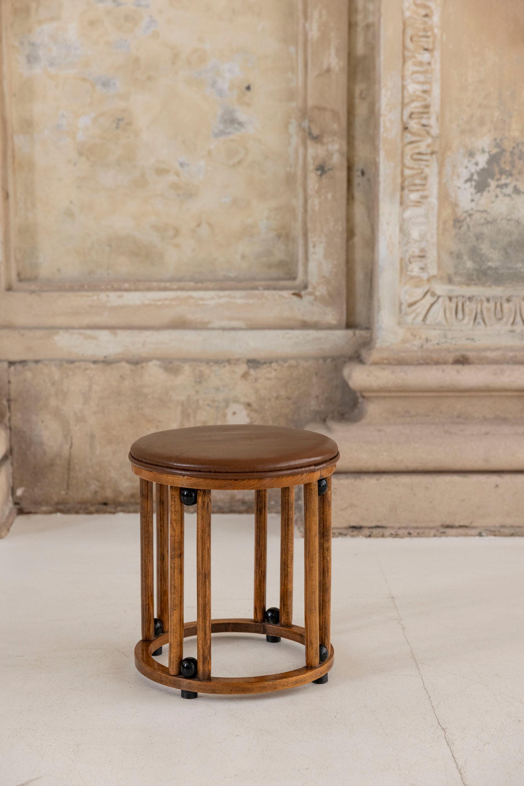 Tchèque Tabouret du milieu du siècle attribué à Josef Hoffman Thonet-Mundus Borlova en vente