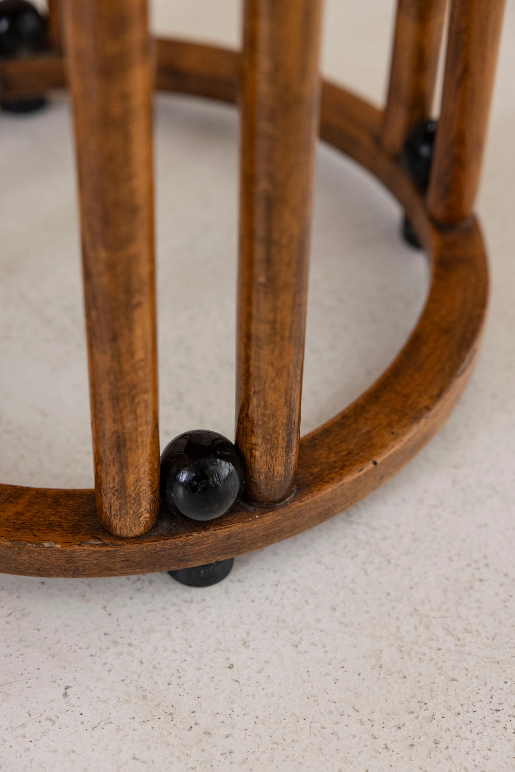 Tabouret du milieu du siècle attribué à Josef Hoffman Thonet-Mundus Borlova en vente 1