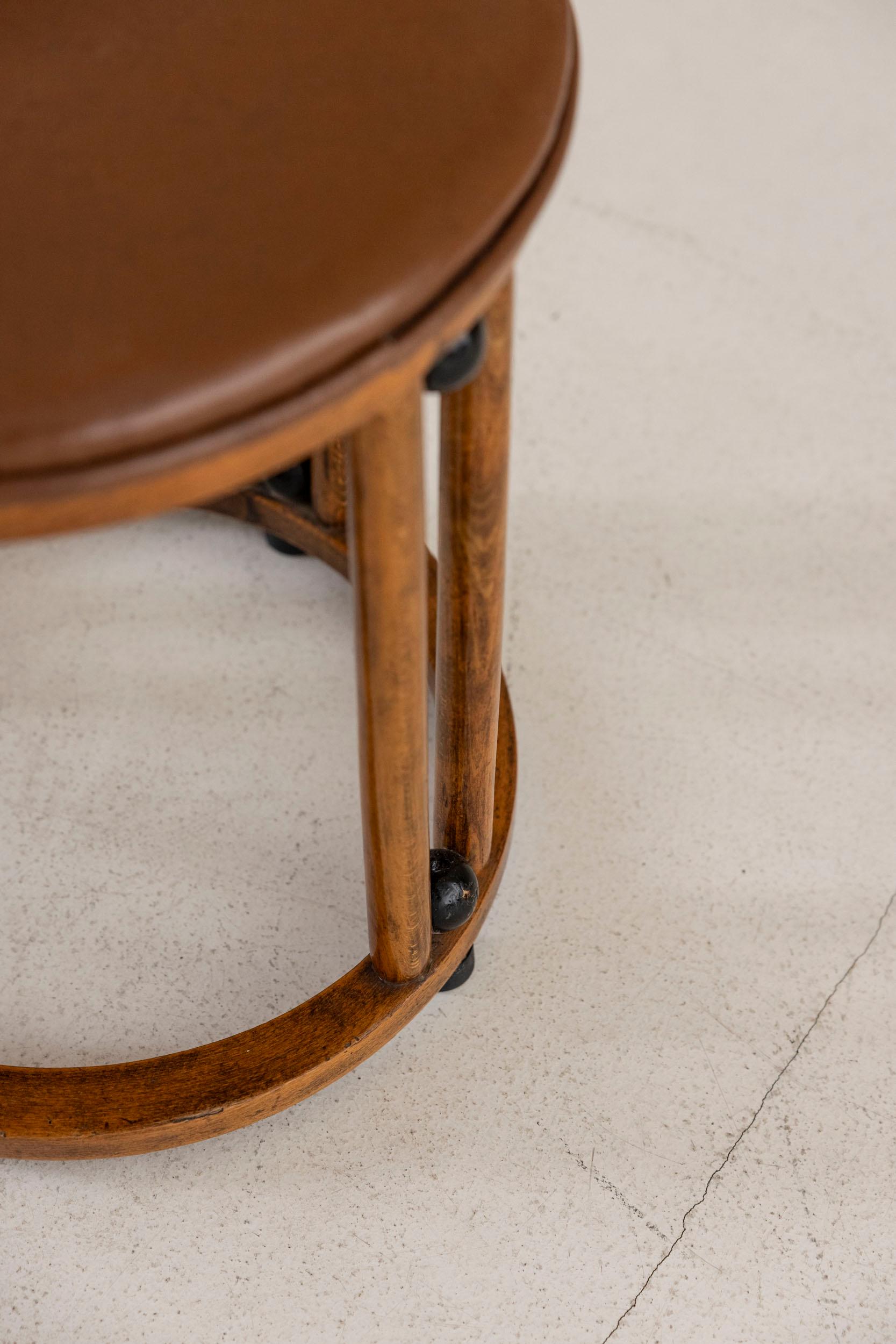 Tabouret du milieu du siècle attribué à Josef Hoffman Thonet-Mundus Borlova en vente 2