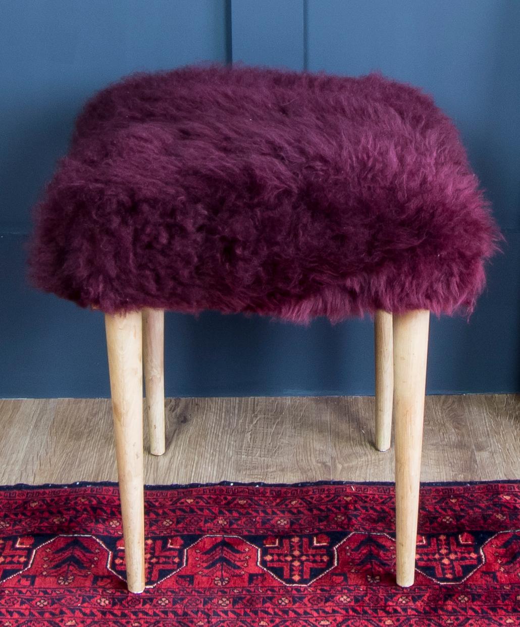 Midcentury Stool in Burgundy Sheepskin In Good Condition For Sale In Old Romney, Kent