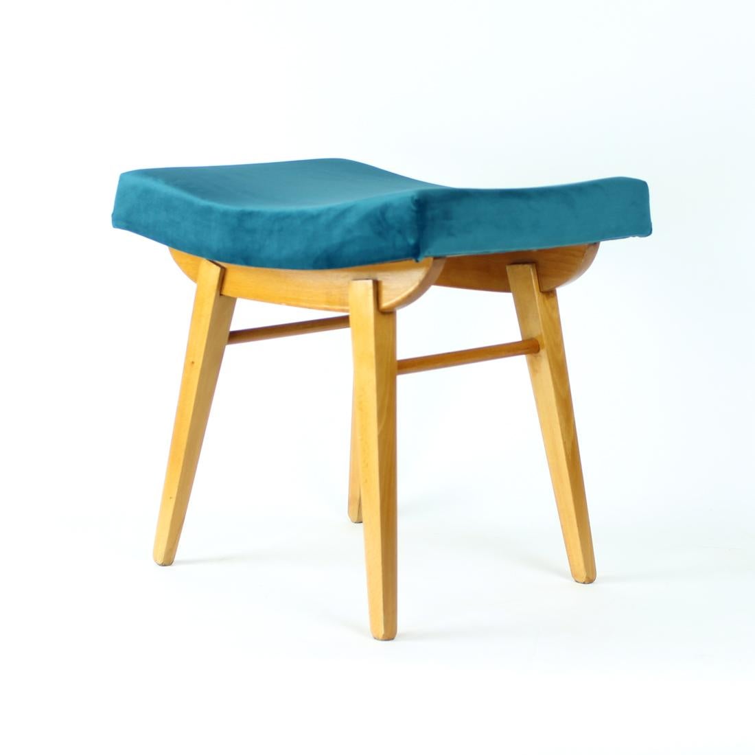 Mid Century Stool In Oak, Ton Czechoslovakia In Excellent Condition In Zohor, SK