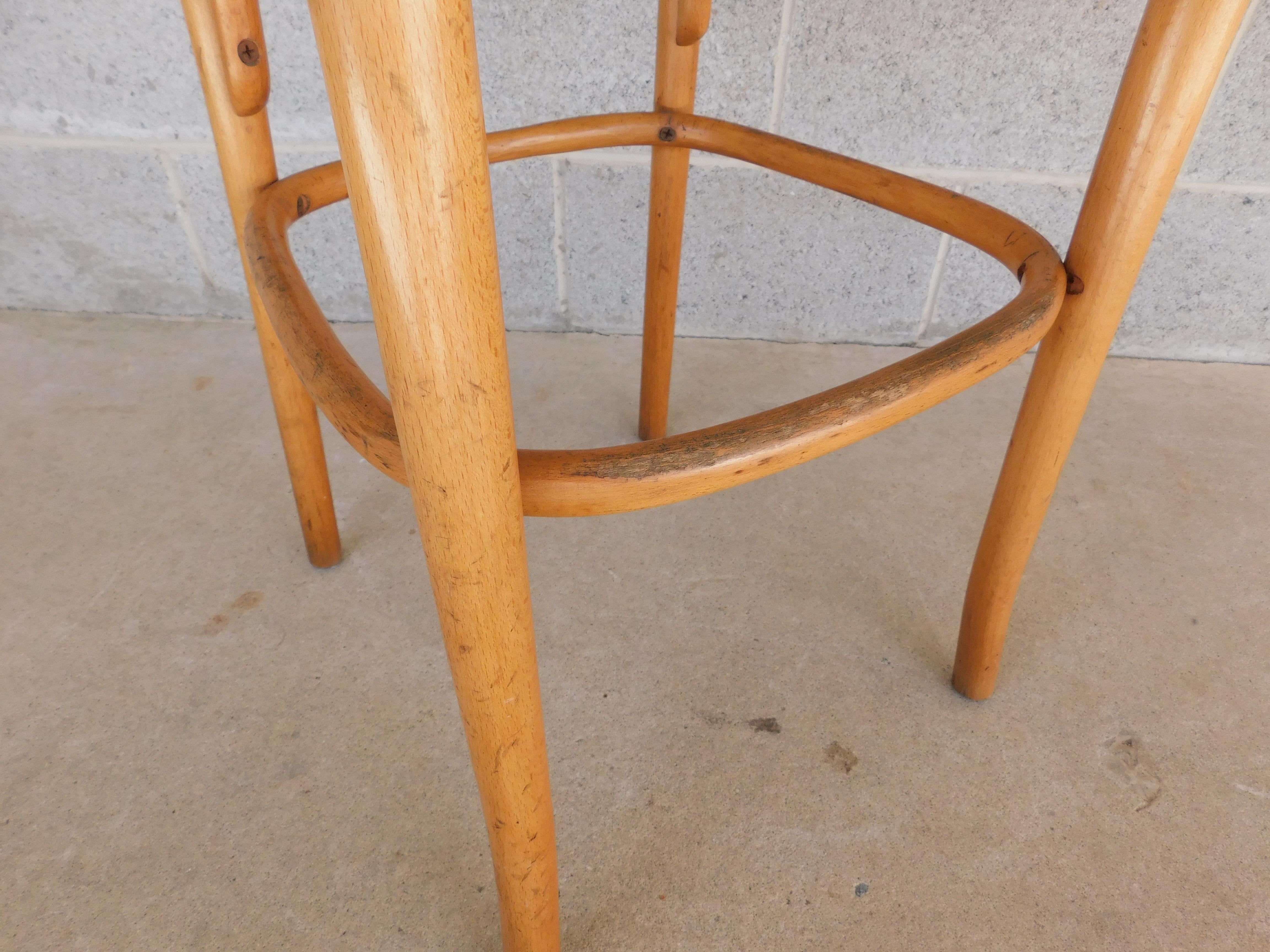 Mid-Century Stools Bentwood Attributed to Thonet, Set of 3 For Sale 6