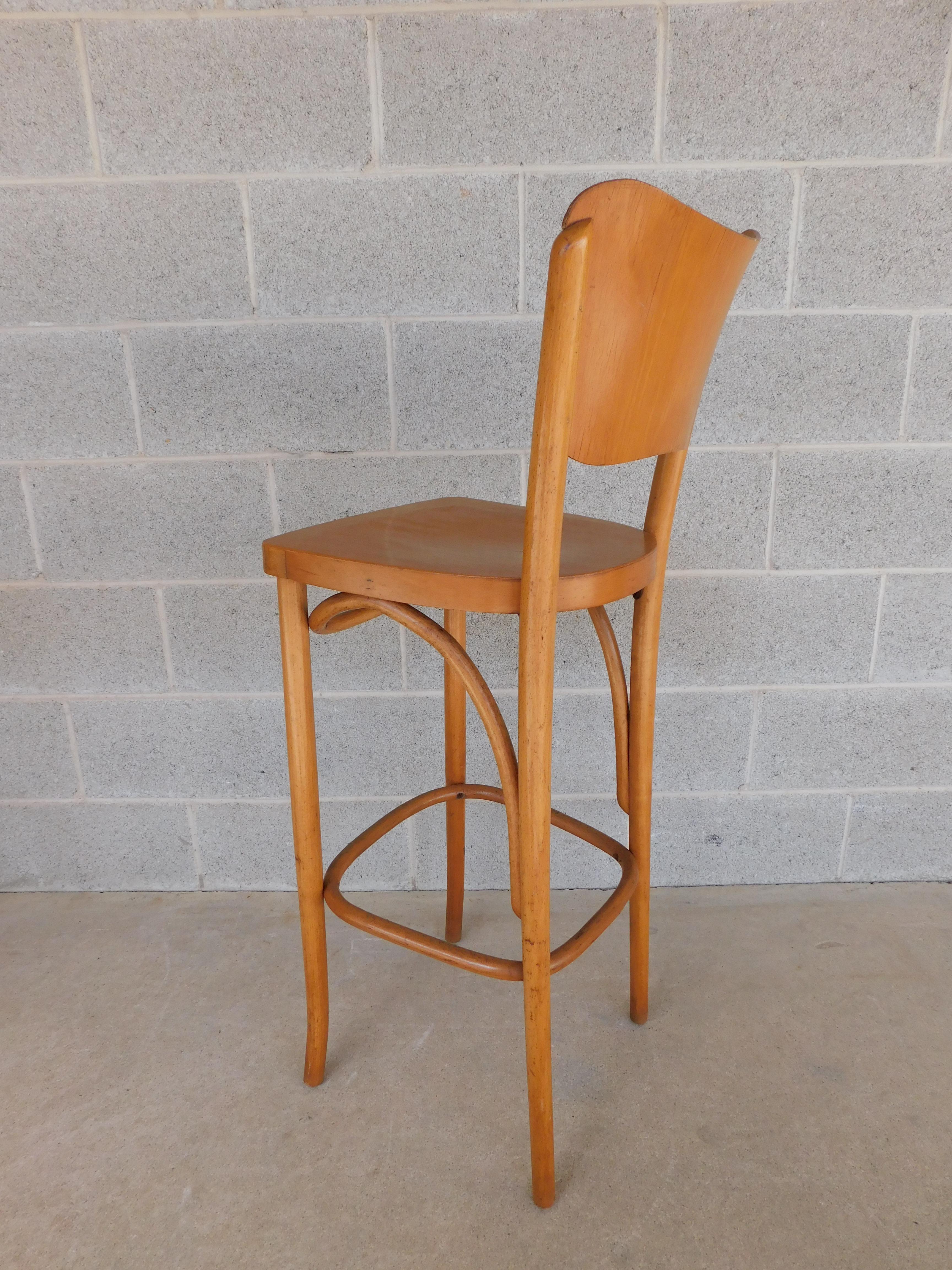 Mid-Century Stools Bentwood Attributed to Thonet, Set of 3 In Good Condition For Sale In Parkesburg, PA