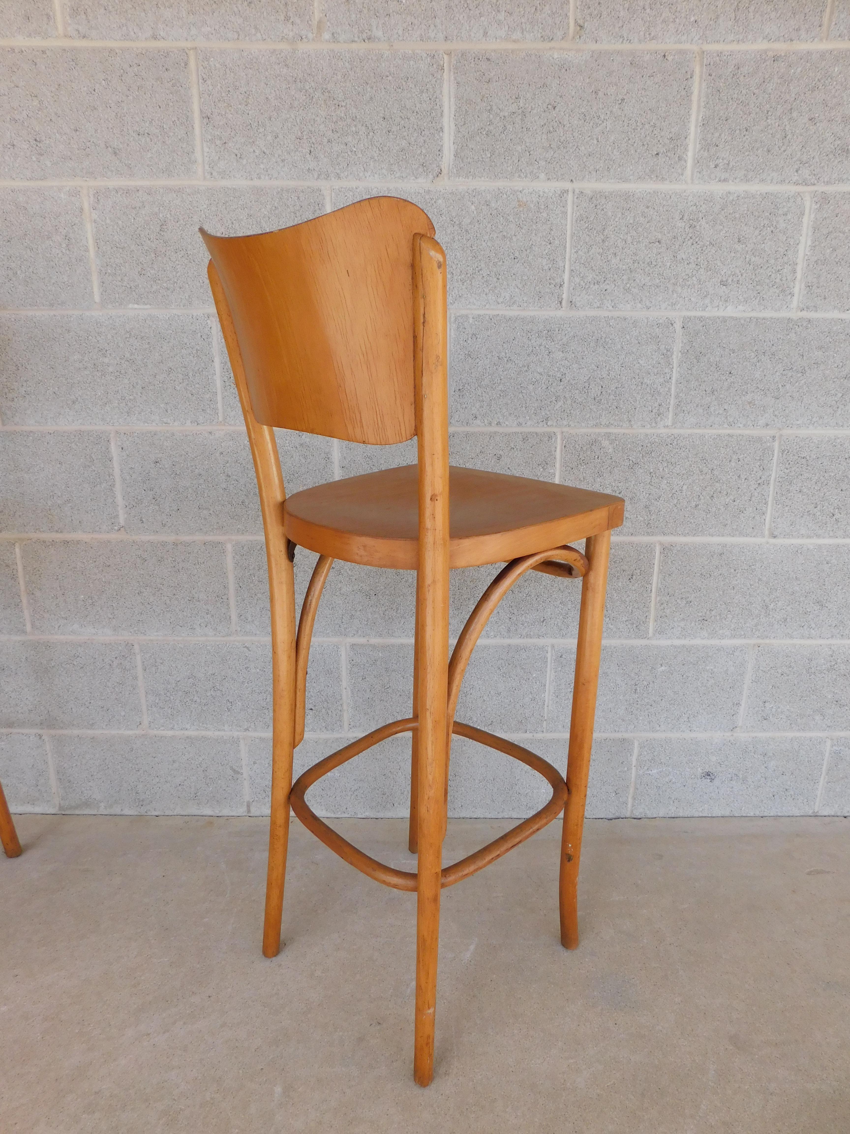 Hocker aus Bugholz aus der Mitte des Jahrhunderts, Thonet zugeschrieben – 3er-Set im Angebot 2