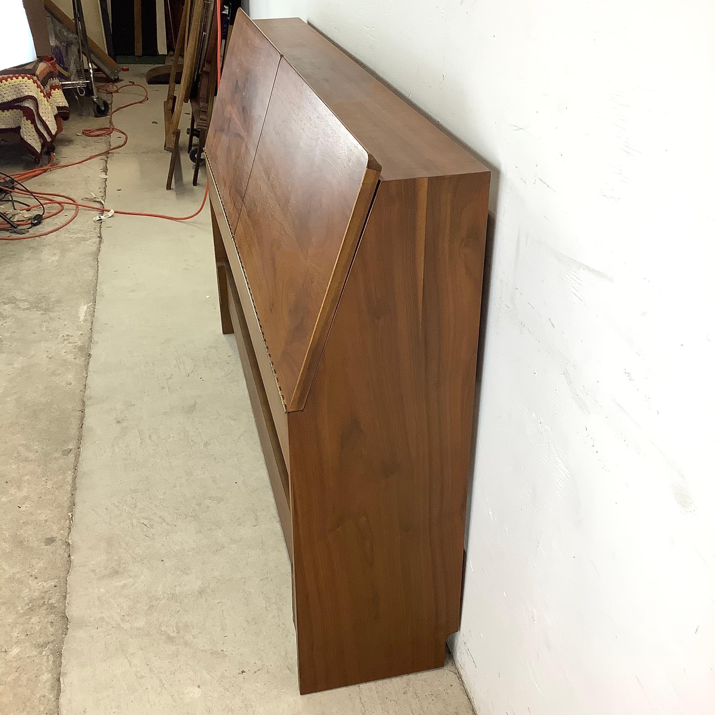 Mid-Century Storage Headboard by Drexel Declaration- Full Size In Good Condition For Sale In Trenton, NJ