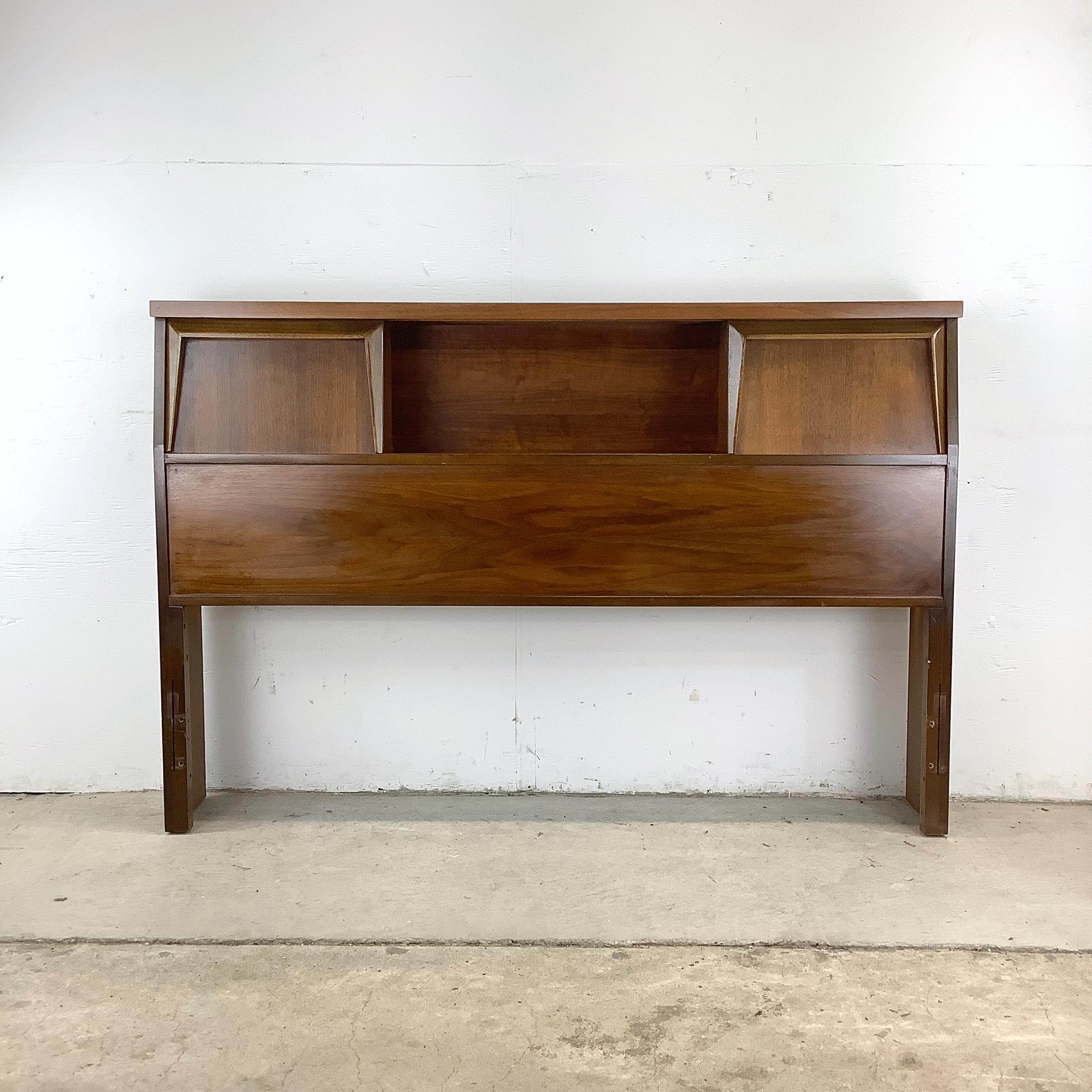 Elevate your bedroom style with this exquisite mid-century walnut storage headboard for full-size beds. A perfect blend of retro charm and modern functionality, this headboard showcases the sleek lines and warm tones of walnut wood that are iconic