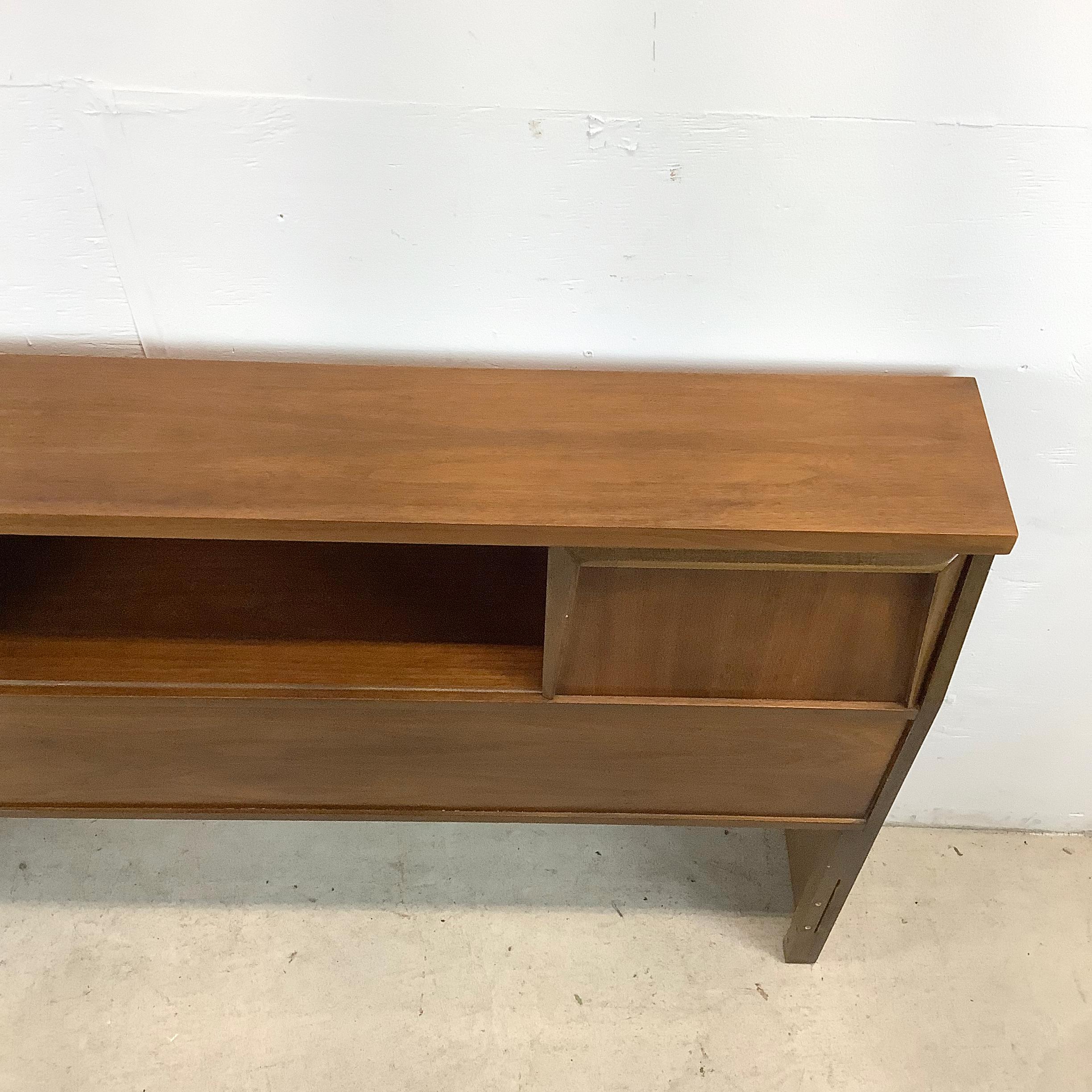Mid-Century Storage Headboard- Full In Good Condition In Trenton, NJ