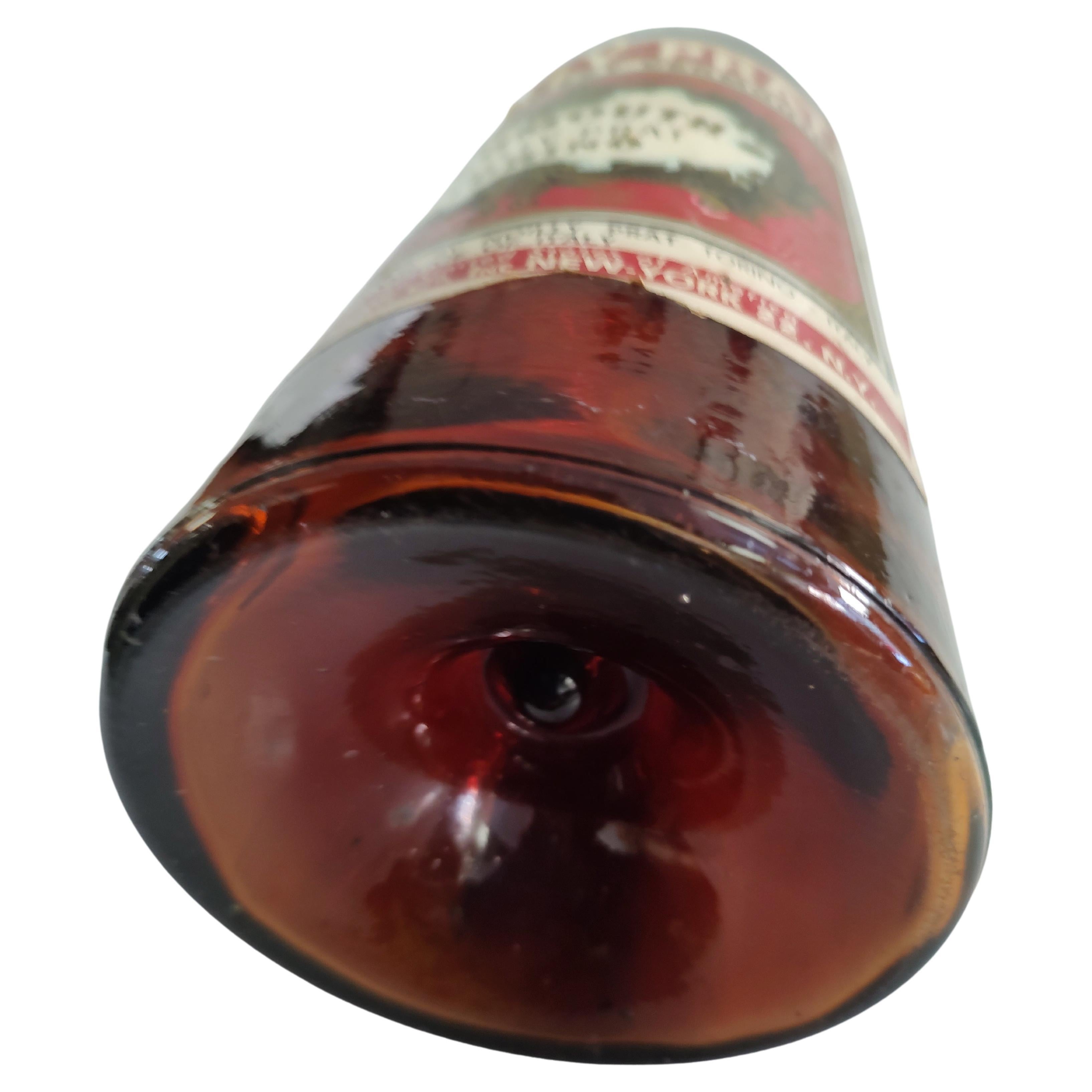 Escaparate de mediados de siglo Botella de cristal Noilly Prat Vermouth Licor Italiano en venta