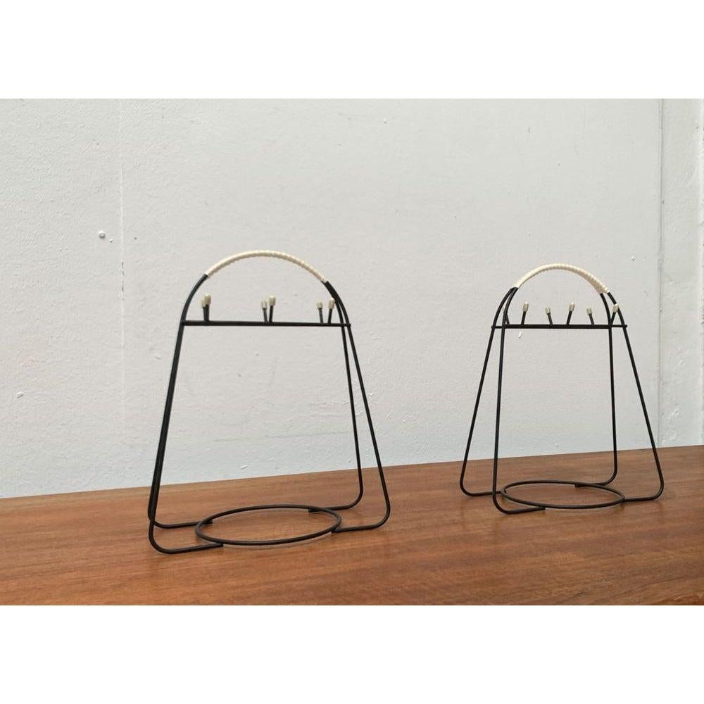 Mid-Century String Cutlery Holder, 1960s, in Very Good conditions. Designed 1960 to 1969

Additional information:
Materials: Metal, Plastic
Color: Black
Styles: Mid-Century Modern
Item Type: Vintage, Antique or Pre-owned
Diamension: 9.06ʺW × 11.02ʺD