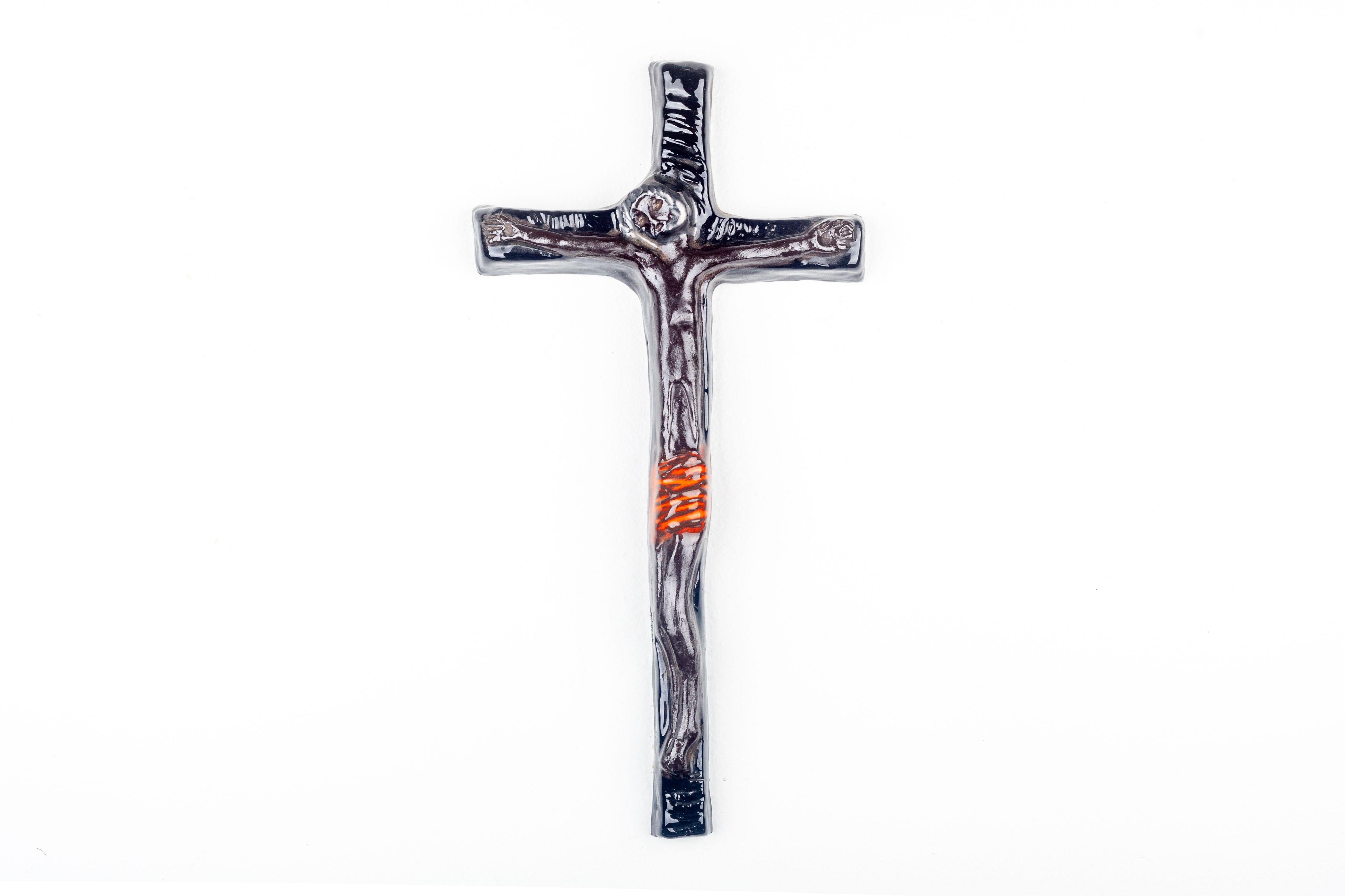 Mid-Century Studio Art Pottery Crucifix For Sale 6