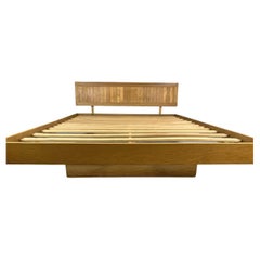 Lit Queen Bed Studio Craft en chêne flottant du milieu du siècle dernier par Charles Webb
