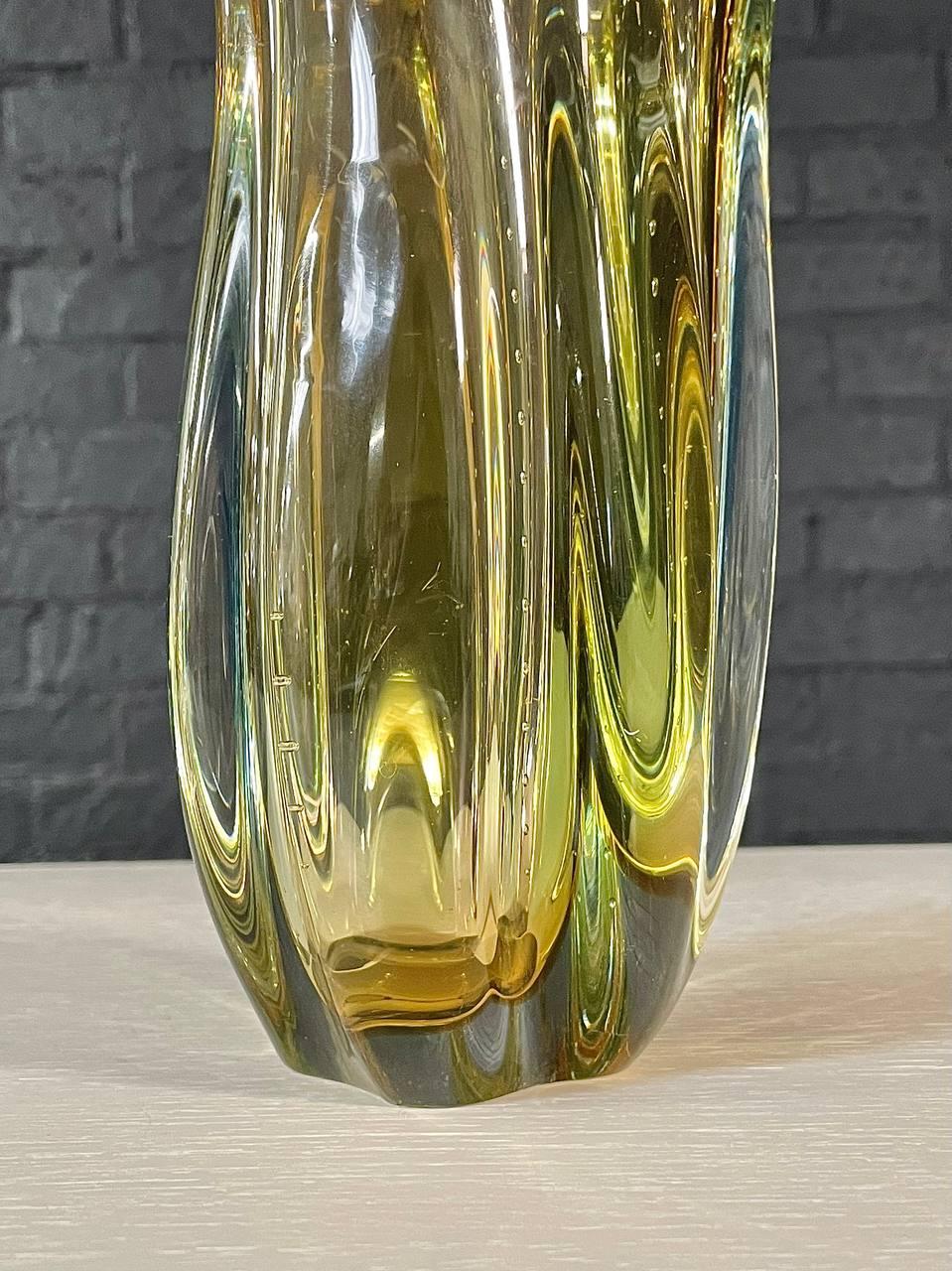 Vaso in vetro di Studio A di metà secolo di Hana Machovska per Mstisov in vendita 3