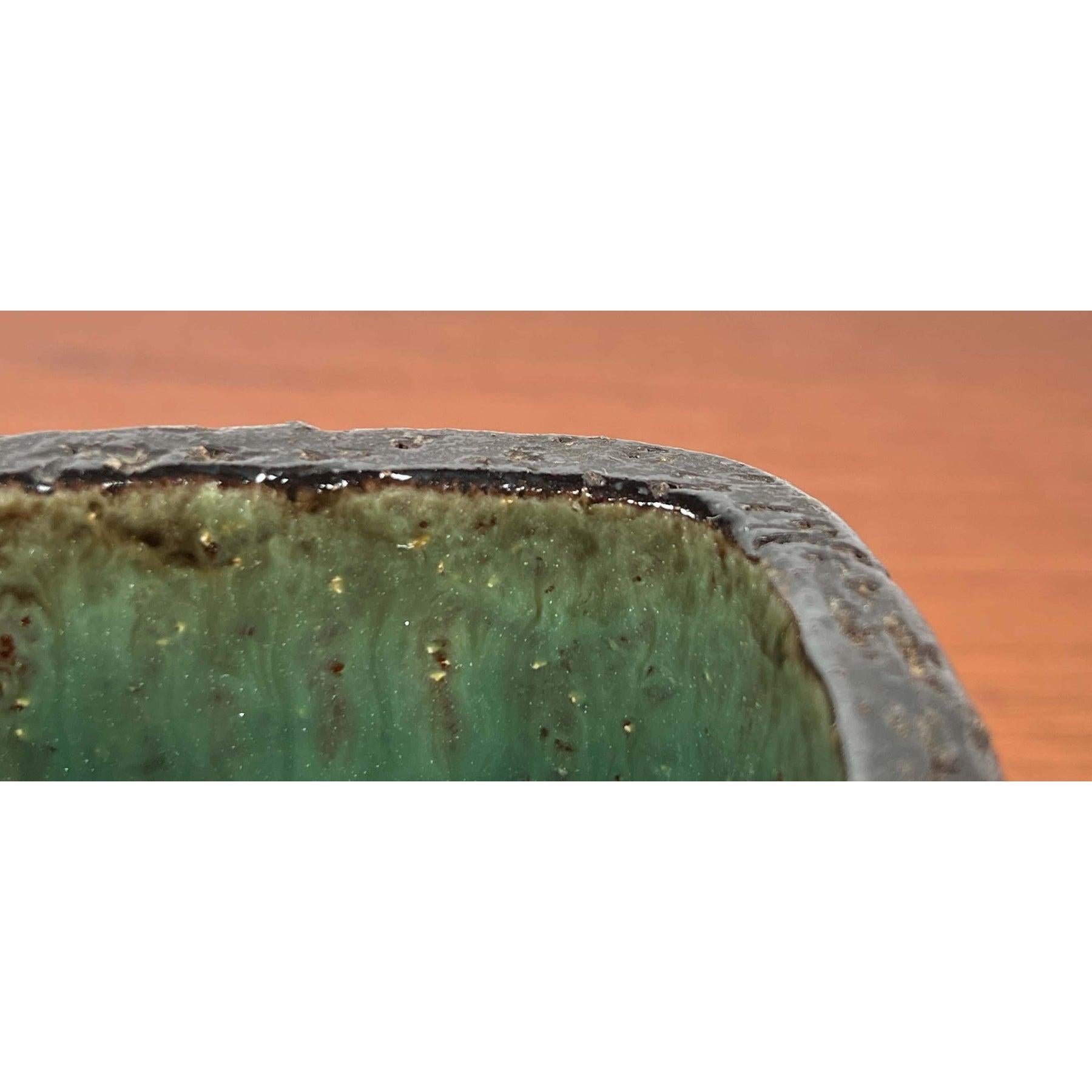 Mid-Century Danish Studio Pottery Bowl by Jytte Trebbien and Harry Nielsen for Tusbo, 1960s, in Very Good conditions. Designed 1960 to 1969 This piece has an attribution mark.

Additional information:
Materials: Ceramic
Color: Brown
Styles: