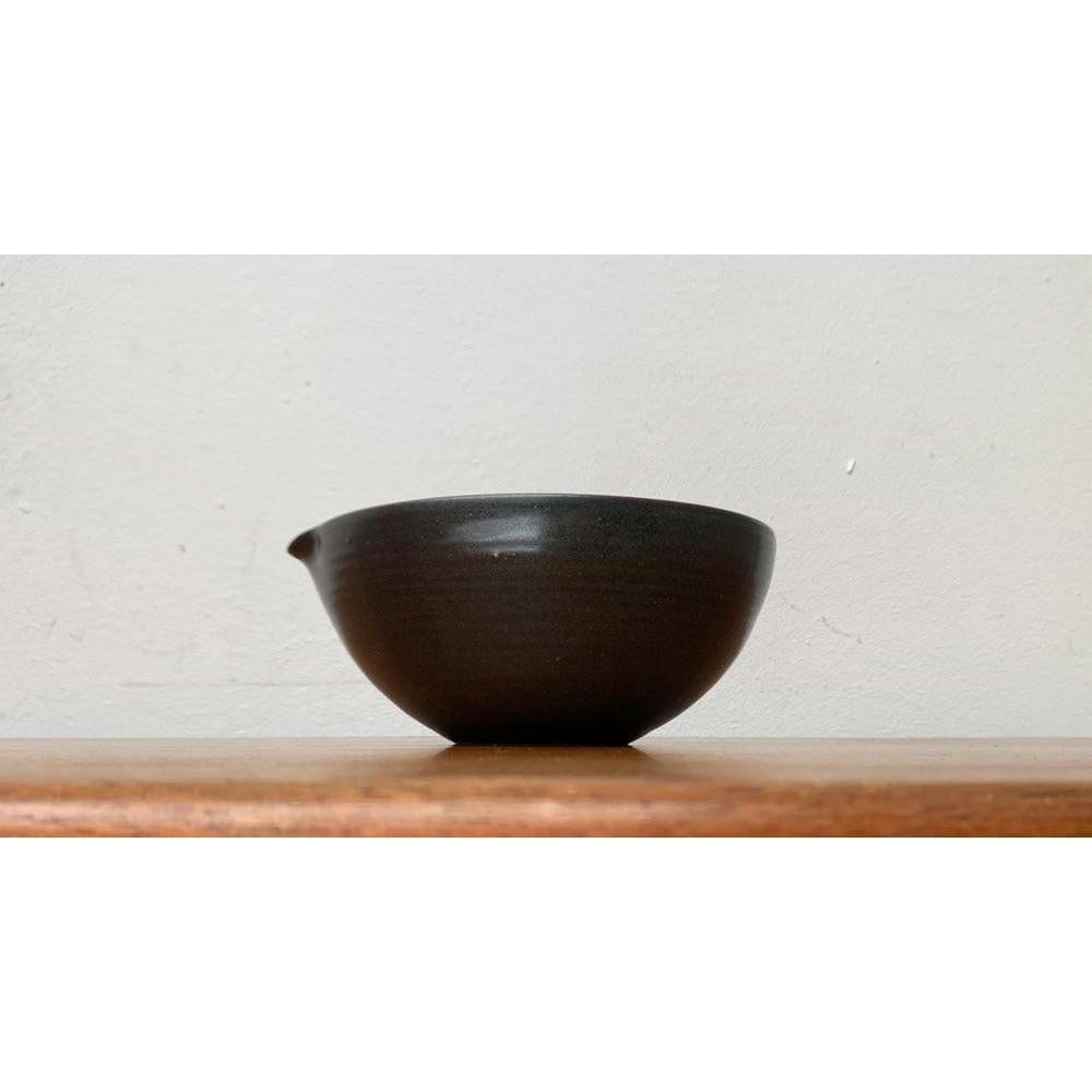 Mid-Century moderno Ciotola in Studio Pottery di metà secolo di TB, anni '60 in vendita