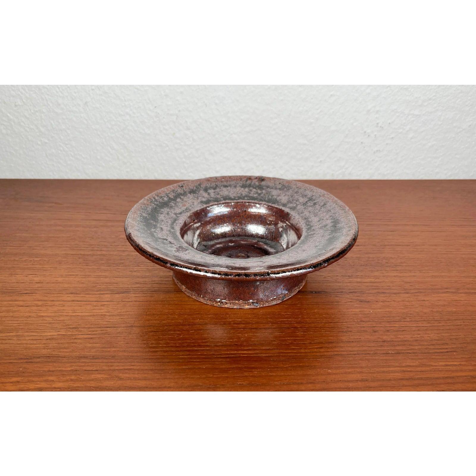 Mid-Century Studio Pottery Bowl from Visby, Denmark, 1960s, in Very Good conditions. Designed 1960 to 1969 This piece has an attribution mark.

Additional information:
Materials: Ceramic
Style: Mid-Century Modern
Country of Origin: Denmark
Color:
