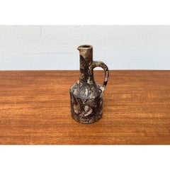 Vase carafe brutaliste de Gerhard Liebenthron en Studio Pottery du milieu du siècle, 1976s