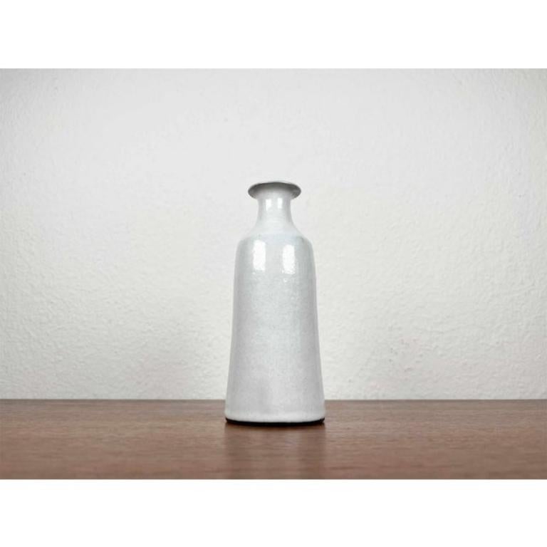 Vaso a caraffa in Studio Pottery di metà secolo di BKW Böttger Keramik Wandsbek, anni '60, in ottime condizioni. Progettato tra il 1960 e il 1969 Questo pezzo ha un marchio di attribuzione.

Informazioni aggiuntive:
Materiali: Ceramica
Colore: