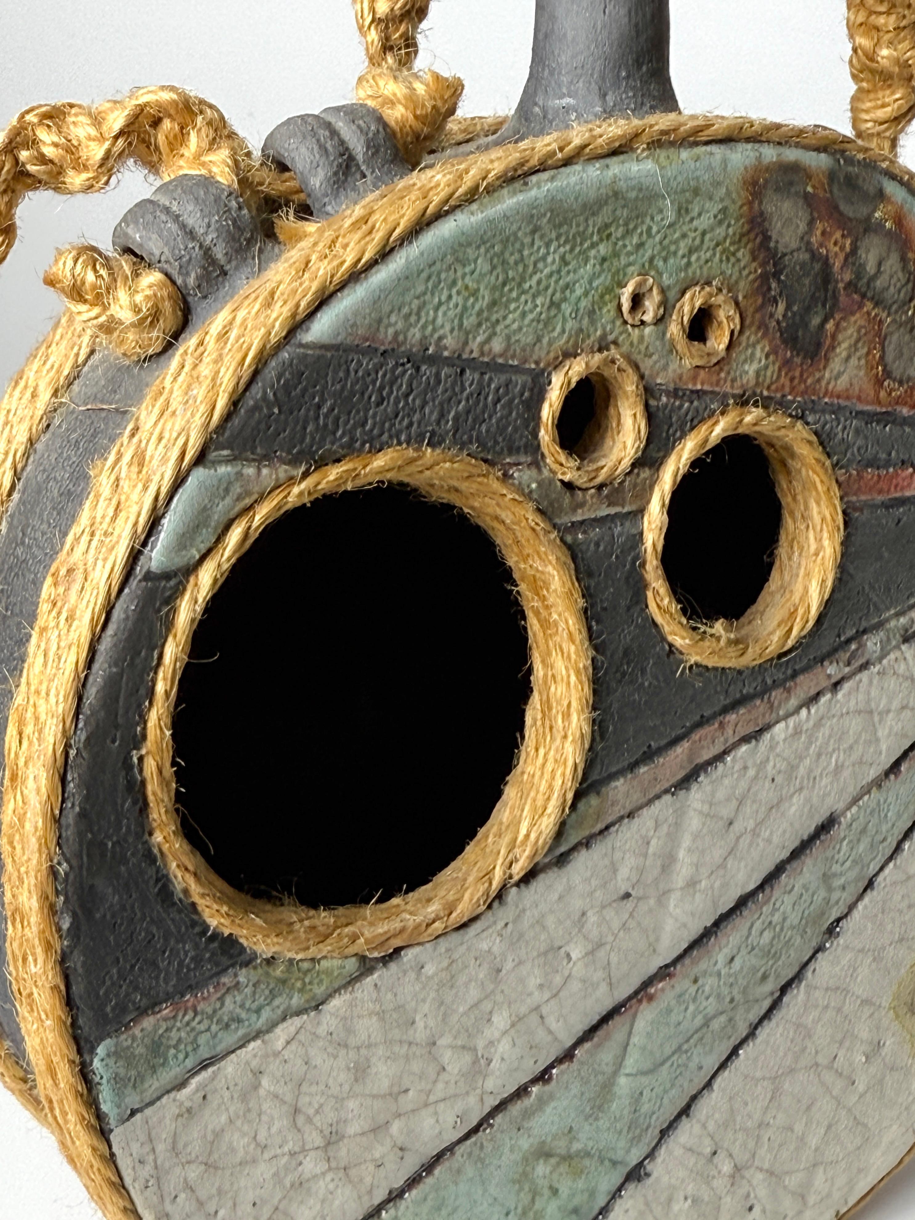 Scultura di vaso in ceramica di Studio Pottery del metà del secolo scorso con smalto geometrico e corda di iuta In condizioni buone in vendita a Troy, MI