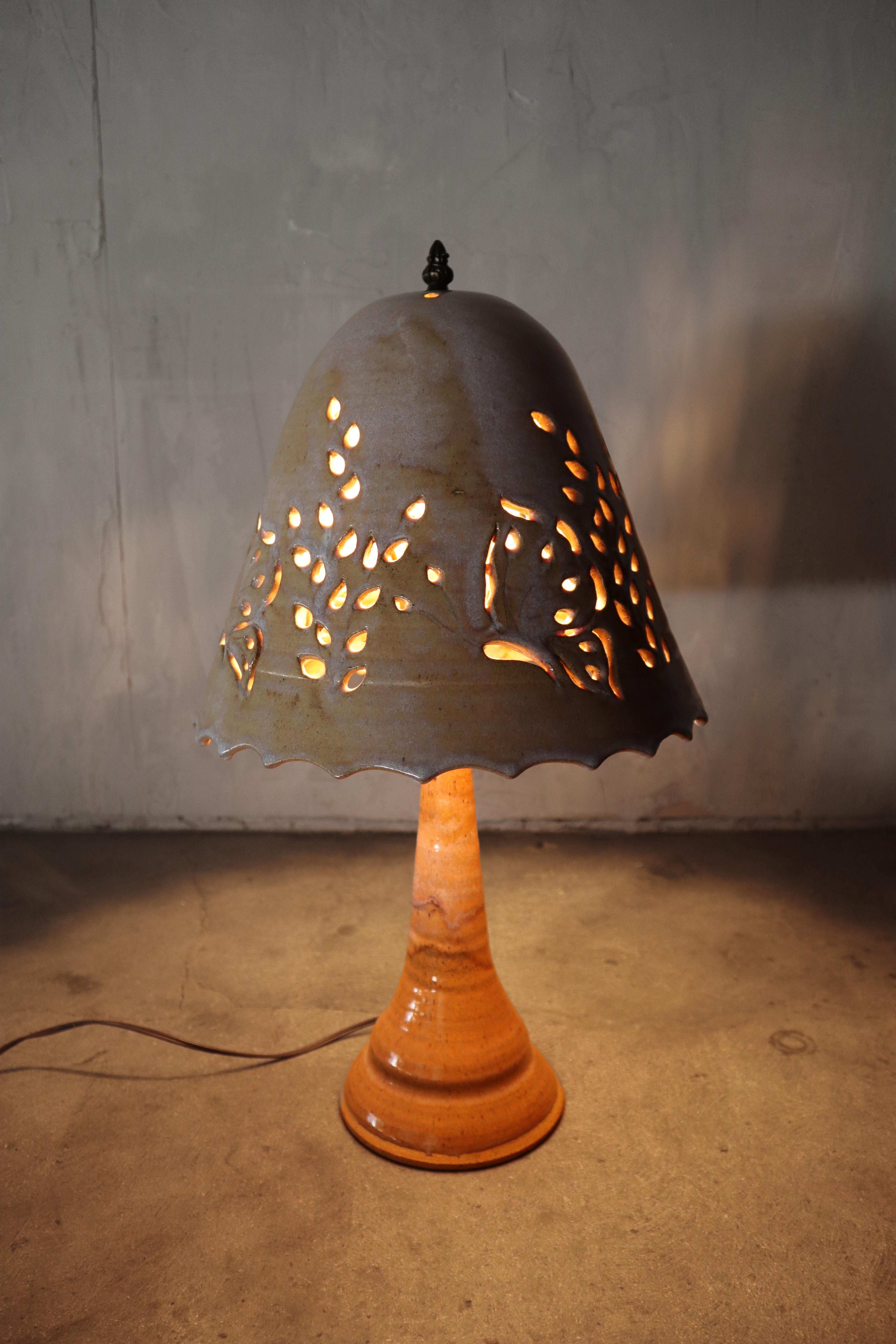 Mid-Century Modern Lampe de table en grès du Studio Pottery du milieu du siècle dernier en vente
