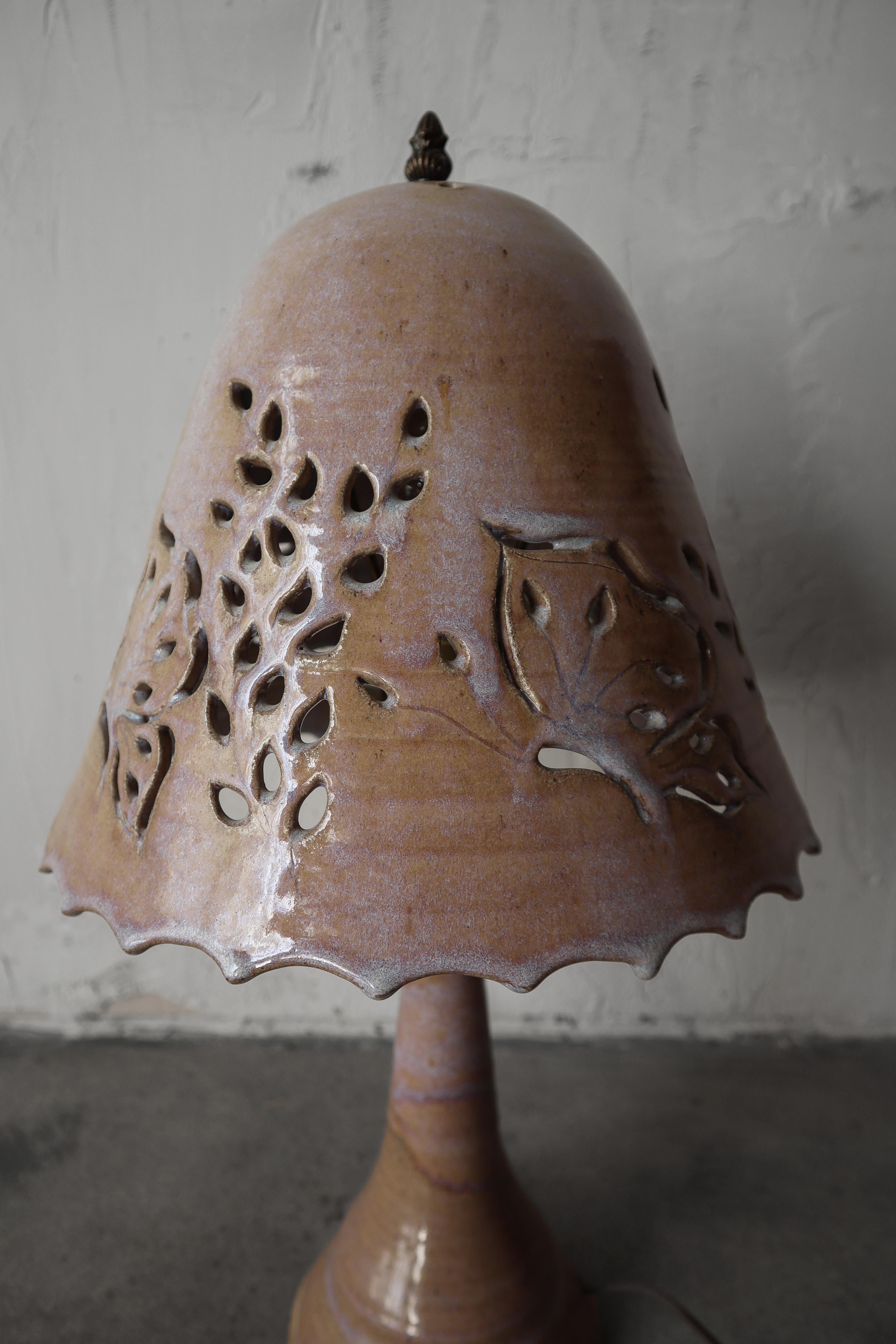 Mid Century Studio Pottery Stoneware Table Lamp In Good Condition For Sale In Las Vegas, NV