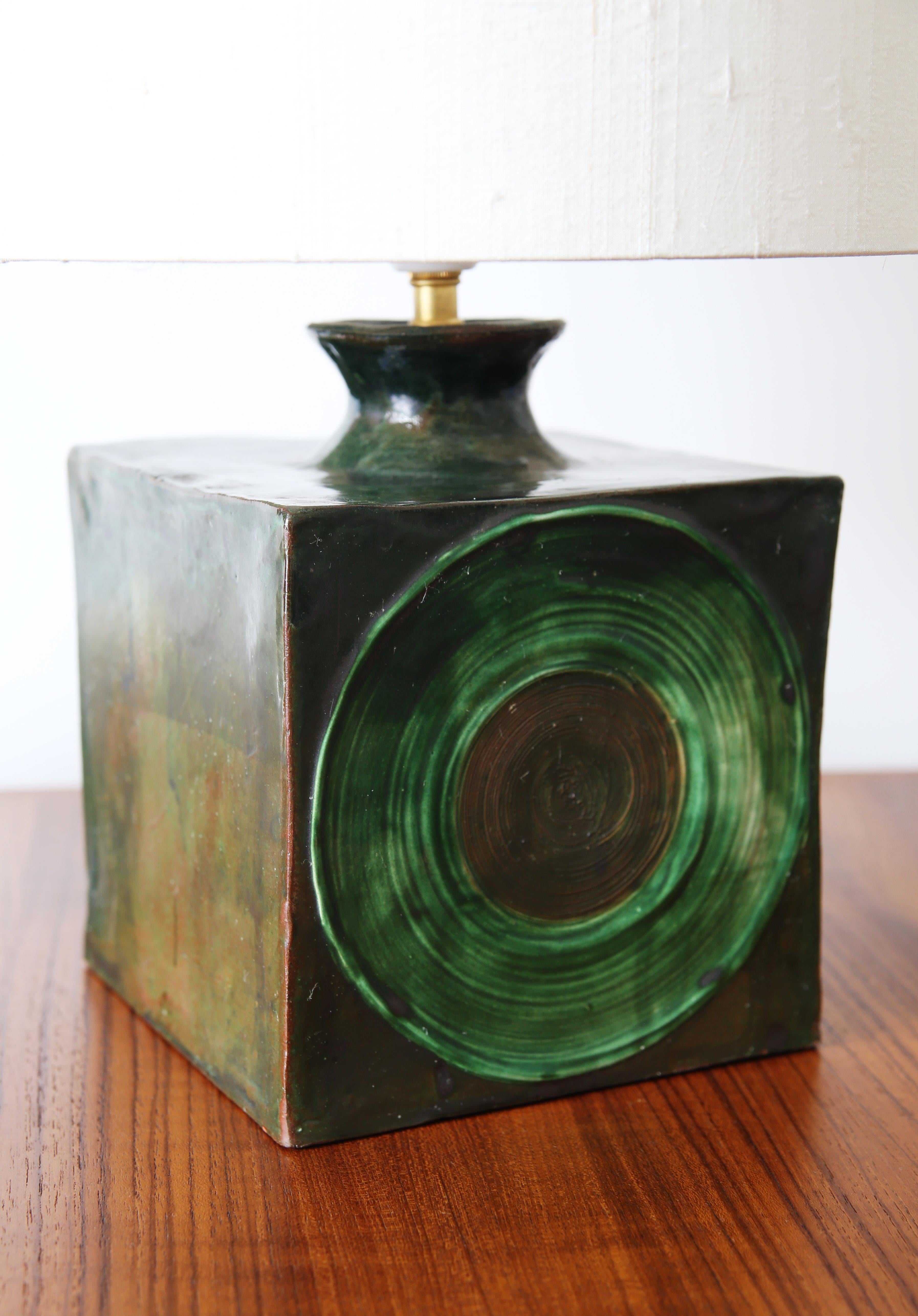 Lampe de table avec abat-jour en poterie Studio A du milieu du siècle dernier en vente 5