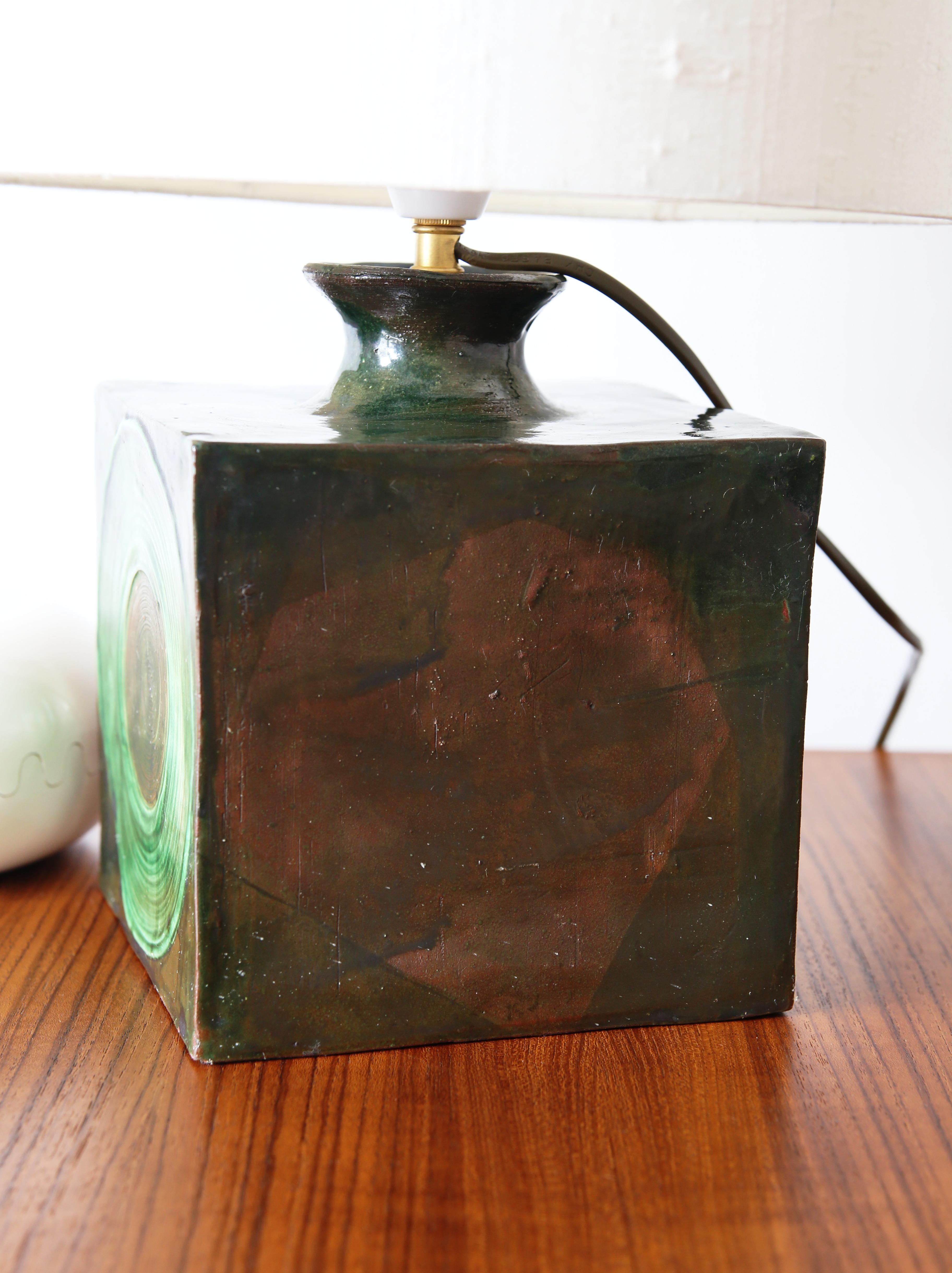 Lampe de table avec abat-jour en poterie Studio A du milieu du siècle dernier en vente 7
