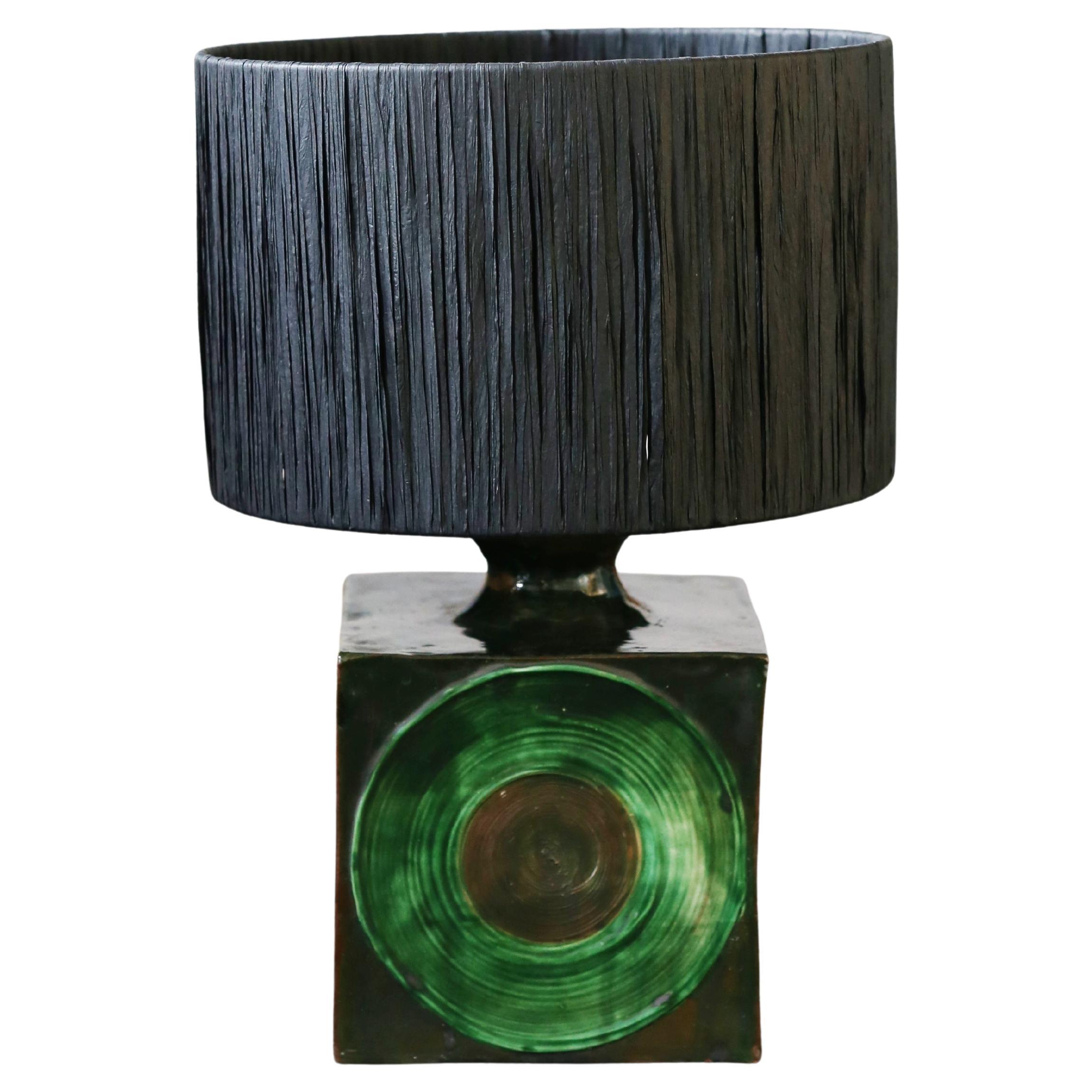 Lampe de table avec abat-jour en poterie Studio A du milieu du siècle dernier en vente