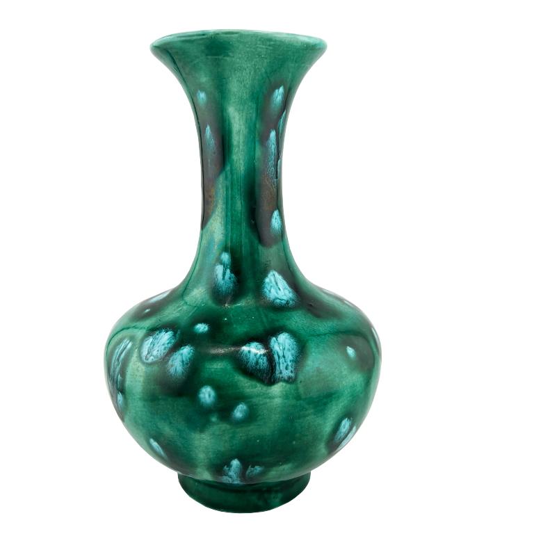 Mid-Century moderno Vaso di Studio Pottery di metà secolo con smalto verde a goccia, firmato 1176 in vendita
