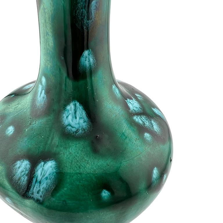 Ceramica Vaso di Studio Pottery di metà secolo con smalto verde a goccia, firmato 1176 in vendita