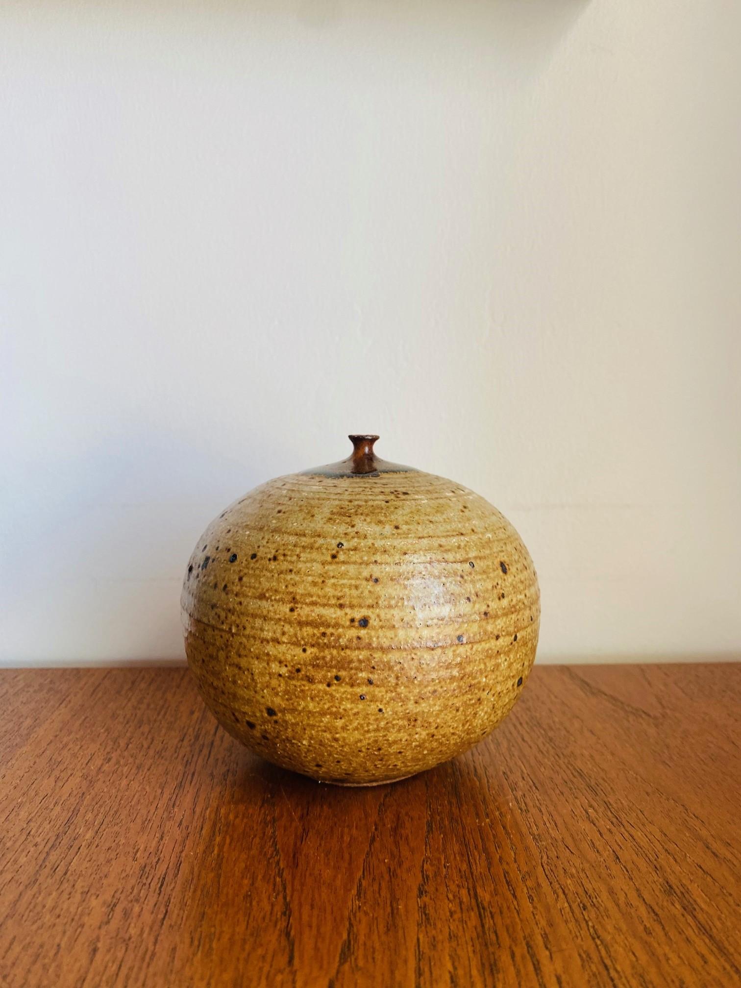 American Mid Century Studio Pottery Weed Pot in the style of Jerry Glenn For Sale