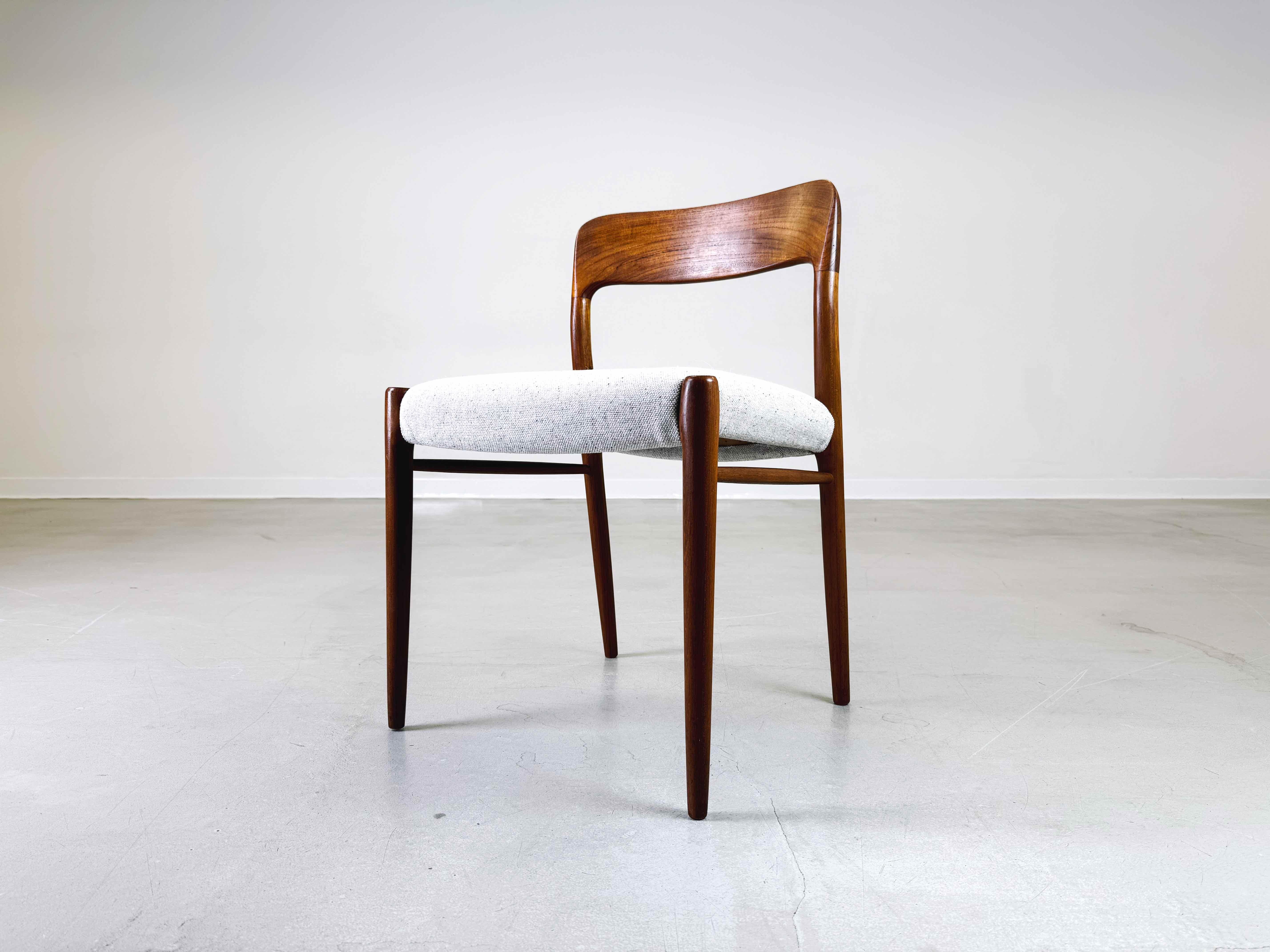 Mitte des Jahrhunderts Stuhl J.L. Møllers Møbelfabrik Niels O Møller Modell 75 Teak (Dänisch) im Angebot