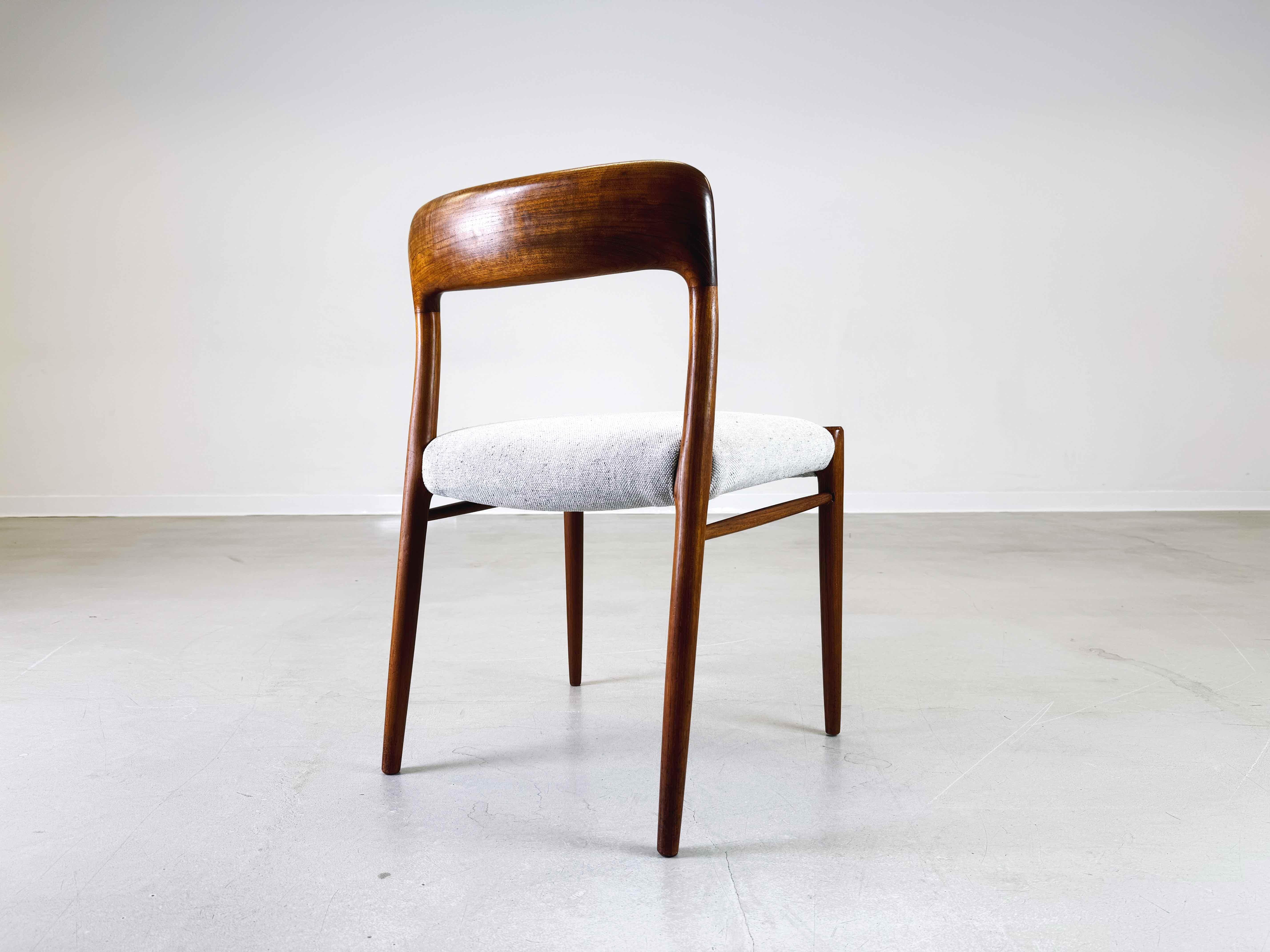 Mitte des Jahrhunderts Stuhl J.L. Møllers Møbelfabrik Niels O Møller Modell 75 Teak (Mitte des 20. Jahrhunderts) im Angebot