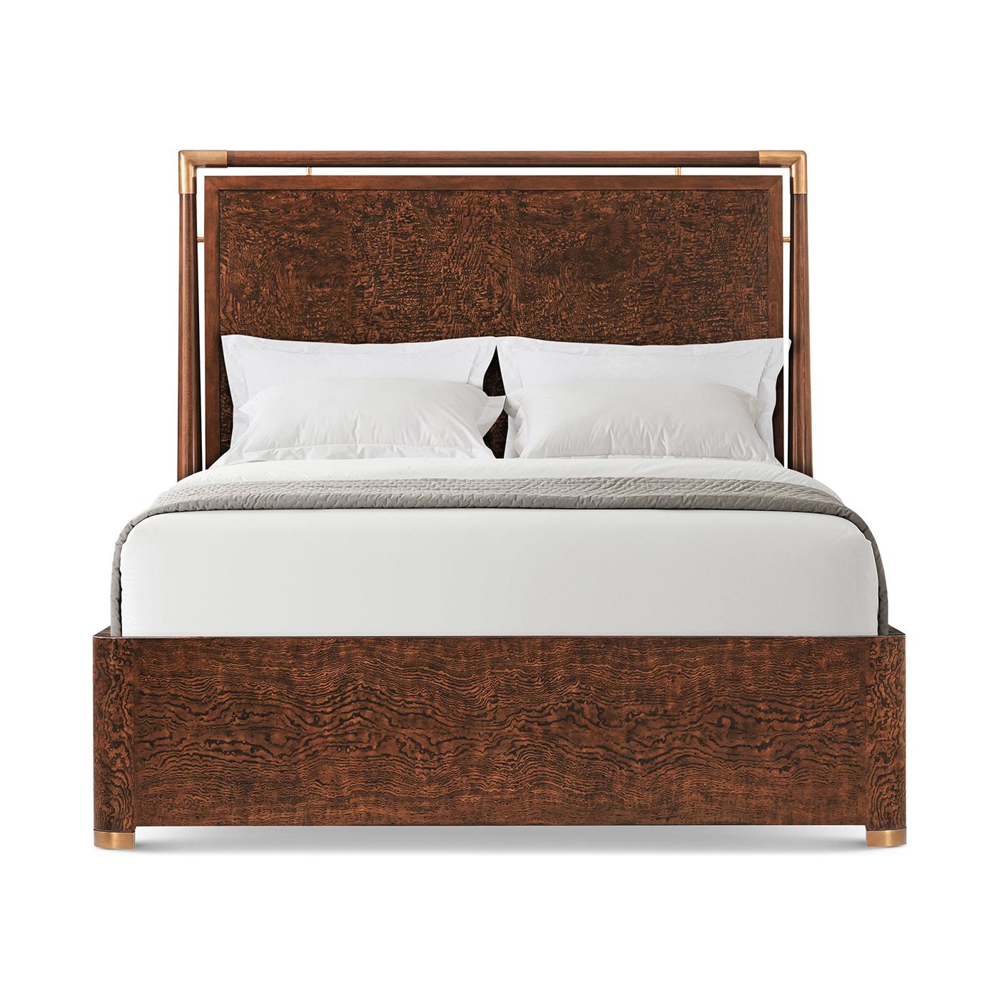 Cama Estilo Siglo Medio - Queen Moderno de mediados de siglo en venta