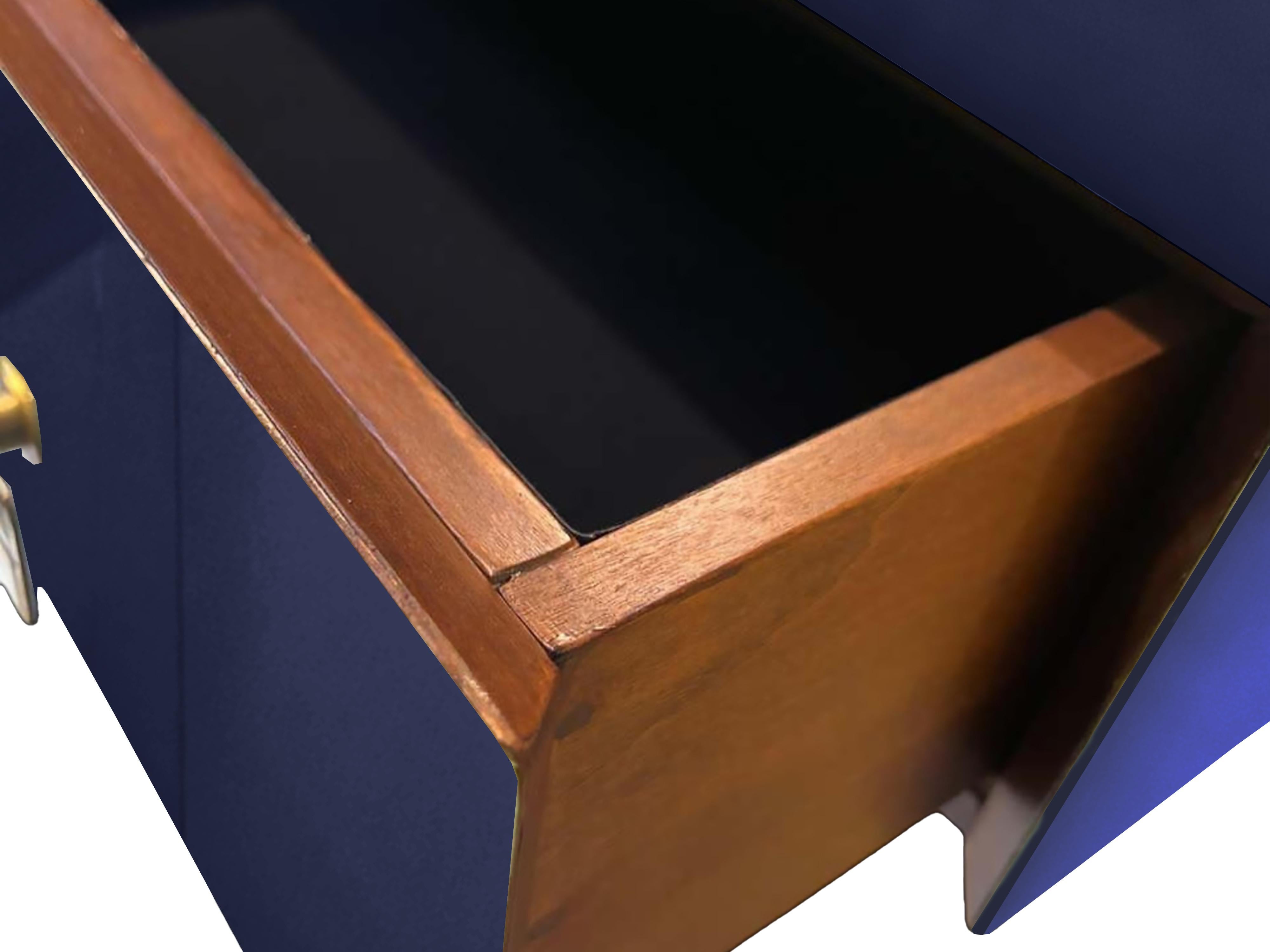 Italian Table console bleue de style milieu de siècle Verre de Murano miroité en laiton, disponible en vente