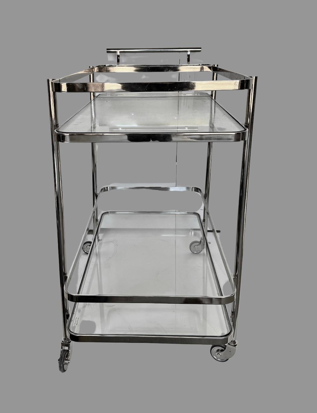 Estilo de mediados de siglo  Carrito de bar cromado siglo XX en venta