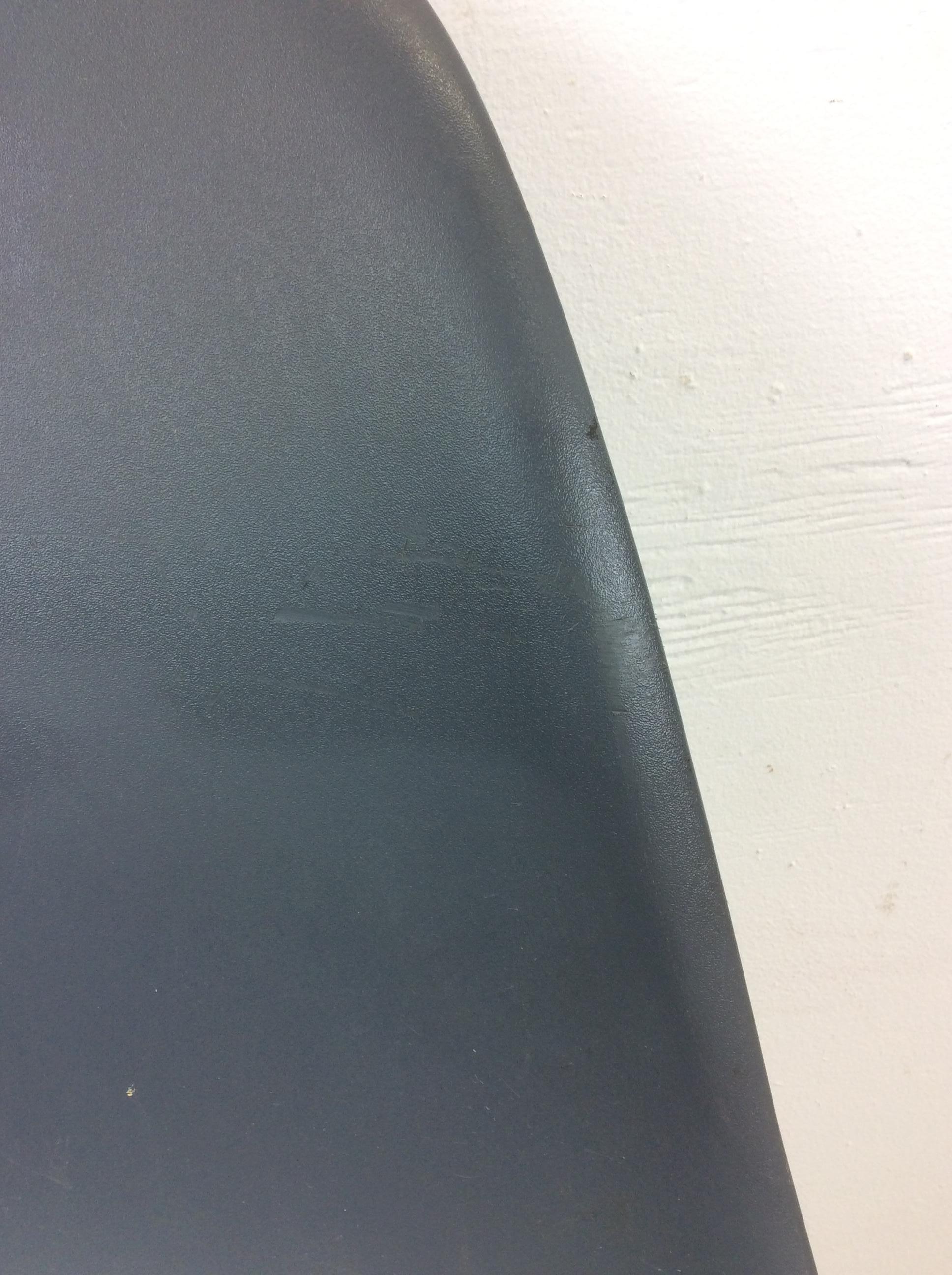 XX secolo Sedia a conchiglia in stile metà secolo di Herman Miller in plastica grigia in vendita